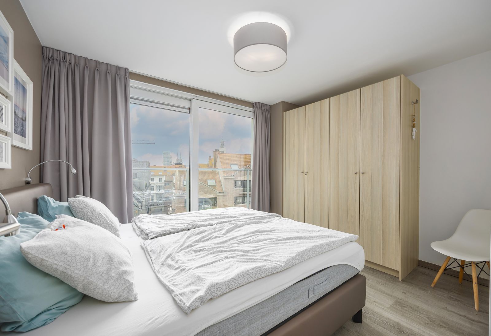 Modern en lichtrijk appartement met 2 slpk pal aan zee in jonge residentie foto 9
