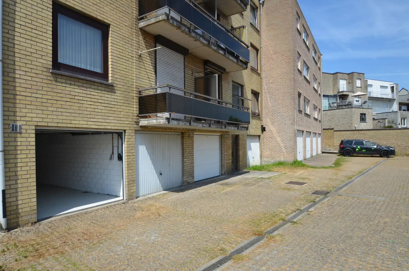 Vlot bereikbare ruime garagebox foto 7