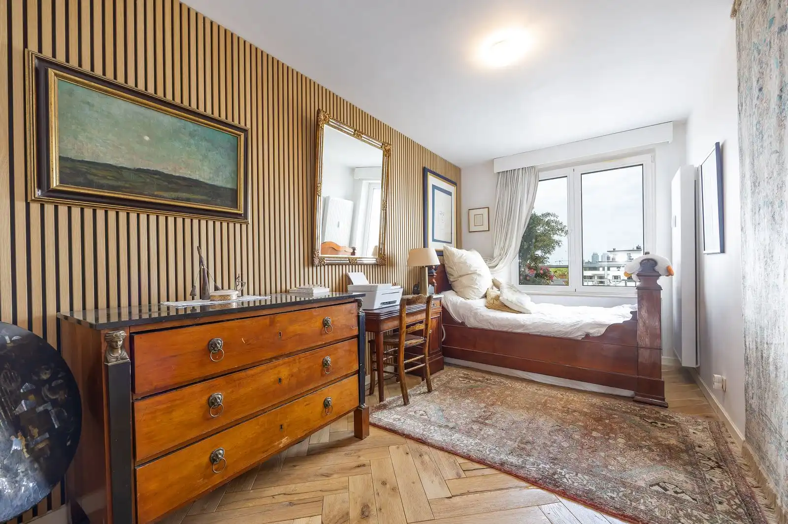Ruim en volledig gerenoveerd appartement mt 2 slpk op toplocatie. foto 12