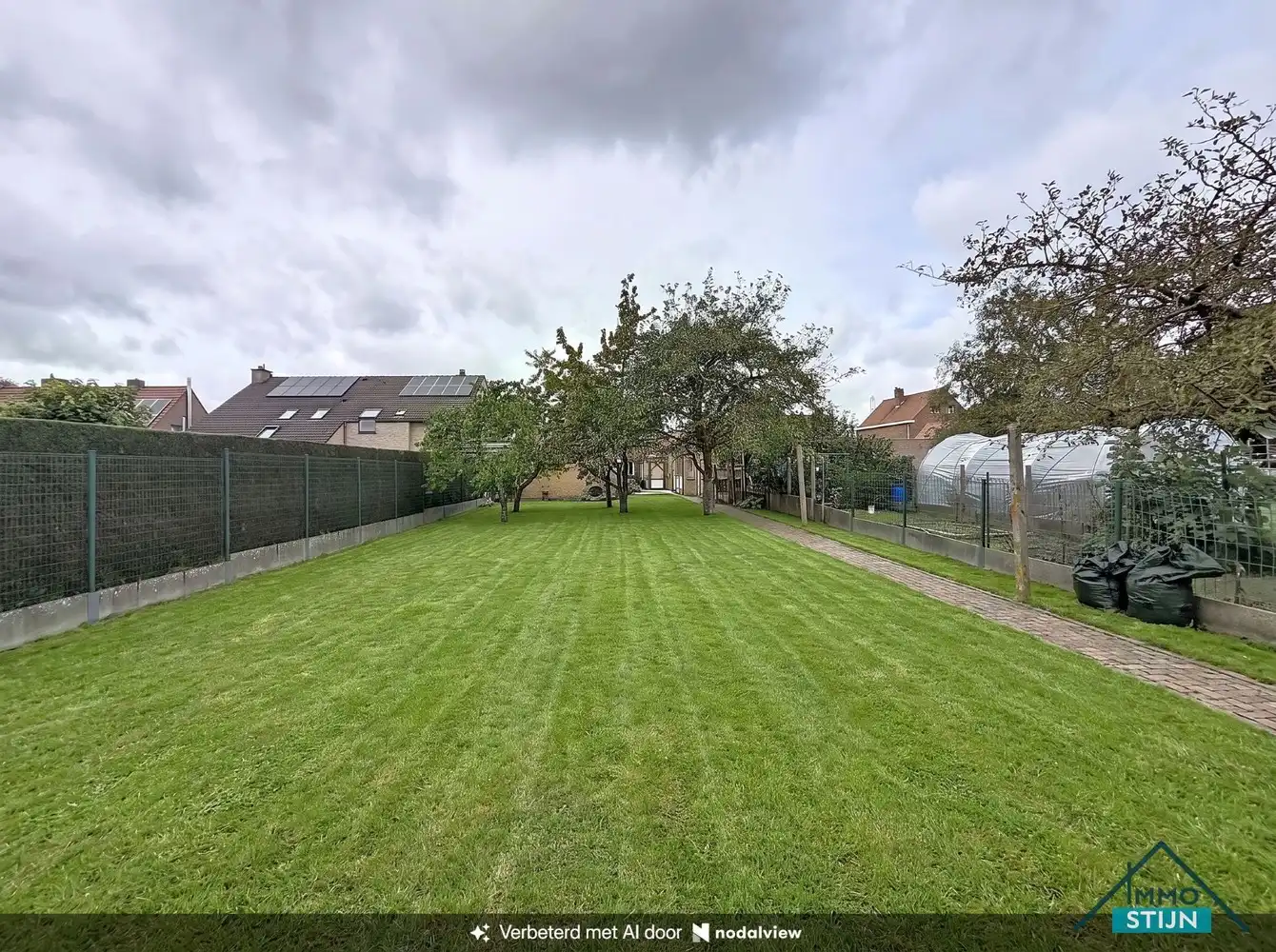 Woning met grote tuin foto 19
