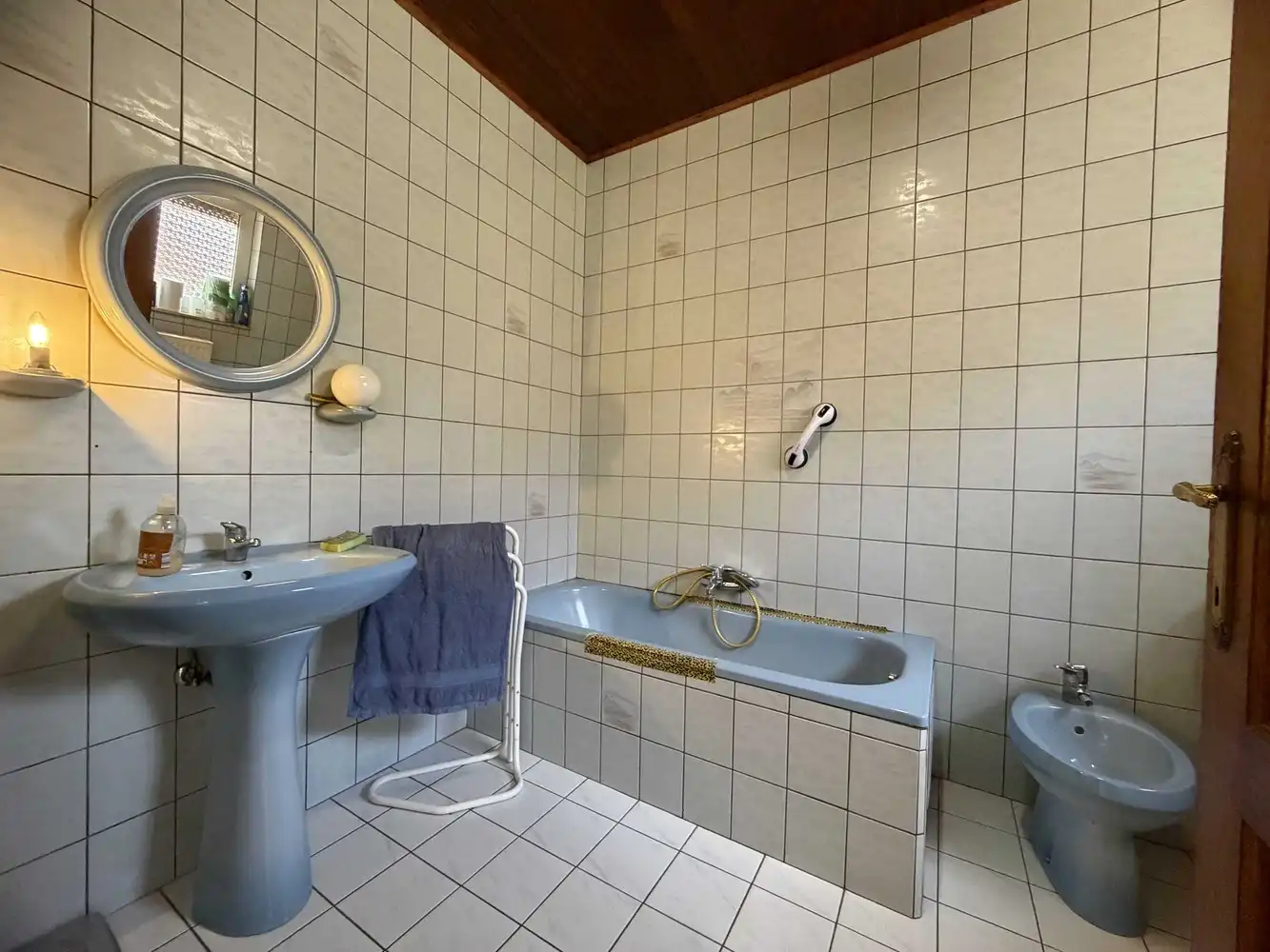 Rustig gelegen wijkwoning met zongerichte tuin foto 11