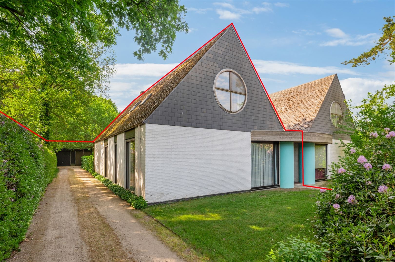 Te renoveren woning met grote tuin en garages in landelijke omgeving foto 18
