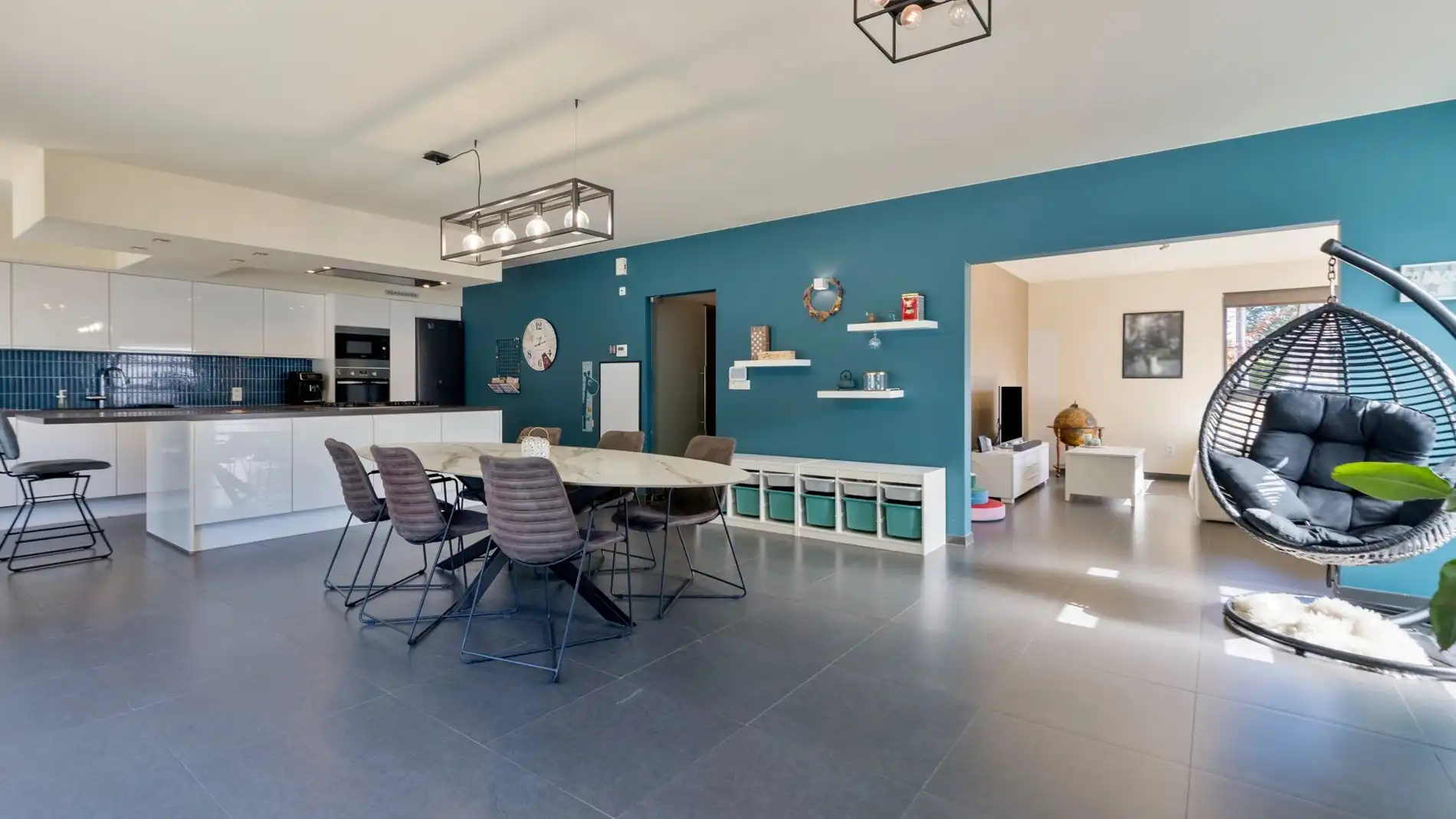Recente ruime woning met 4 slpks, zwemspa & mooie tuin op 7,2a te Rotselaar foto 5