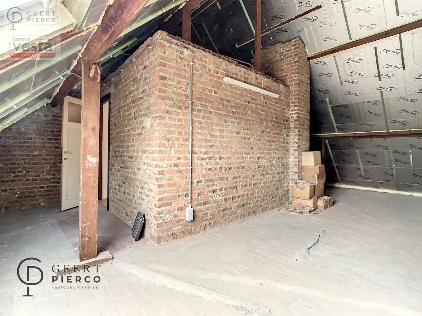 Prachtige gerenoveerde gezinswoning foto 31