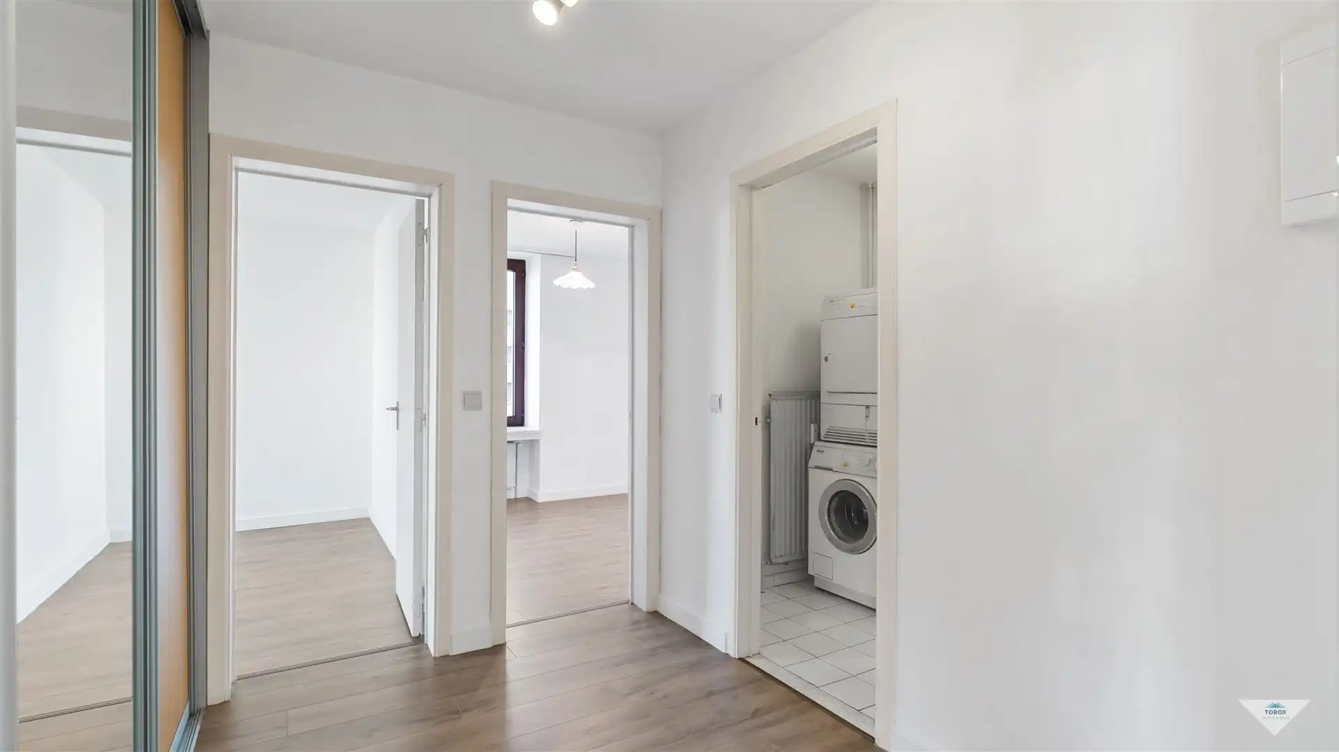 Lichtrijk appartement met garagebox foto 10