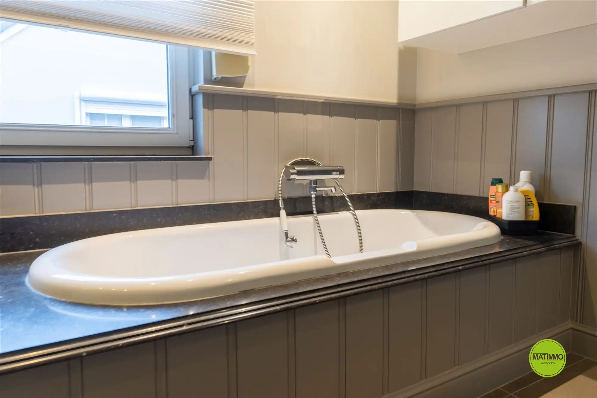 Ruime, energiezuinige gezinswoning met zwembad in Laakdal foto 27