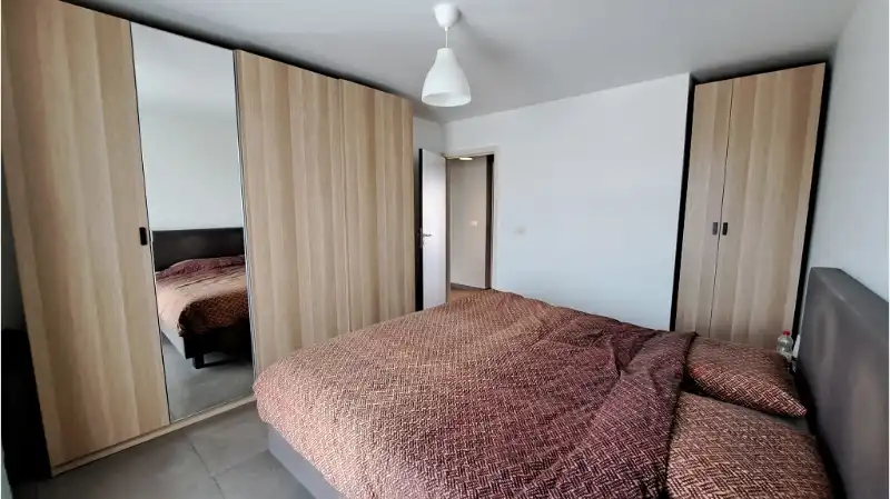 lichtrijk 2-slaapkamerappartement met TERRAS + AUTOSTANDPLAATS te huur in Torhout foto 6