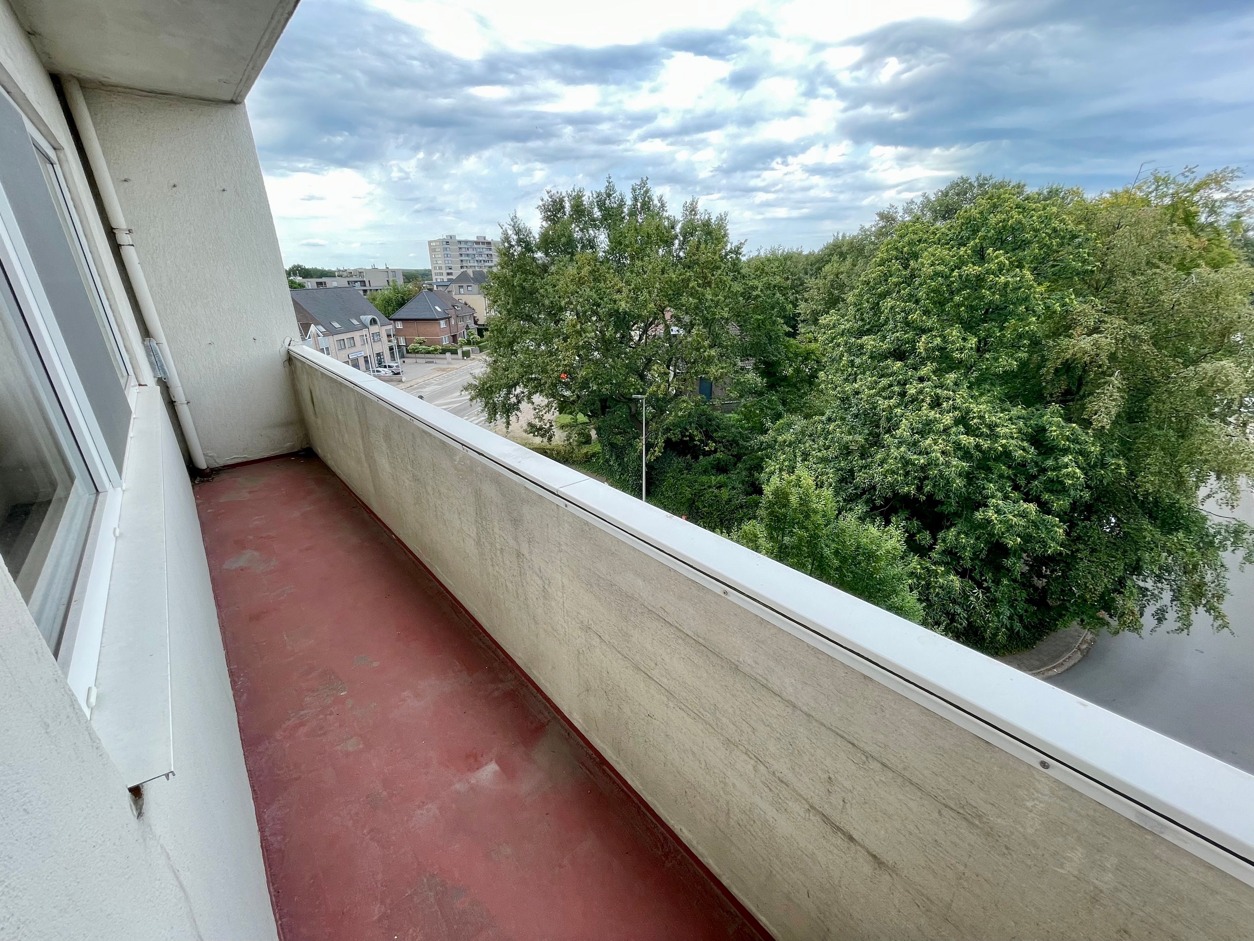 Genk - Jan Habexlaan 17/9 -  Mooi, instapklaar appartement met 2 slaapkamers  en garage vlakbij het centrum. foto 12