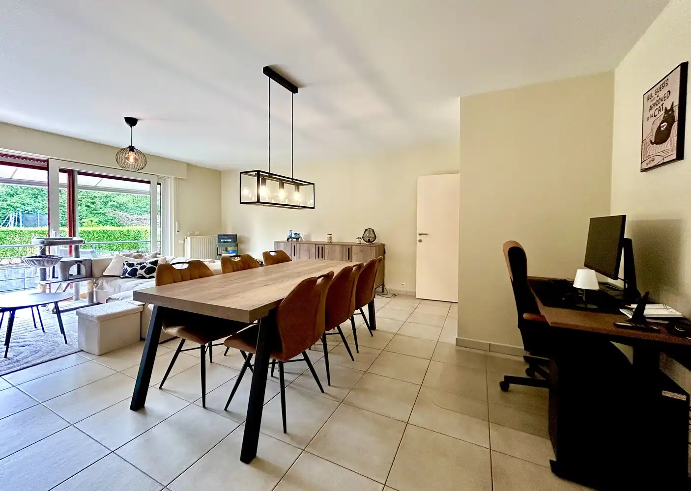 Instapklaar, gelijkvloers appartement met ruim terras en autostaanplaats foto 2
