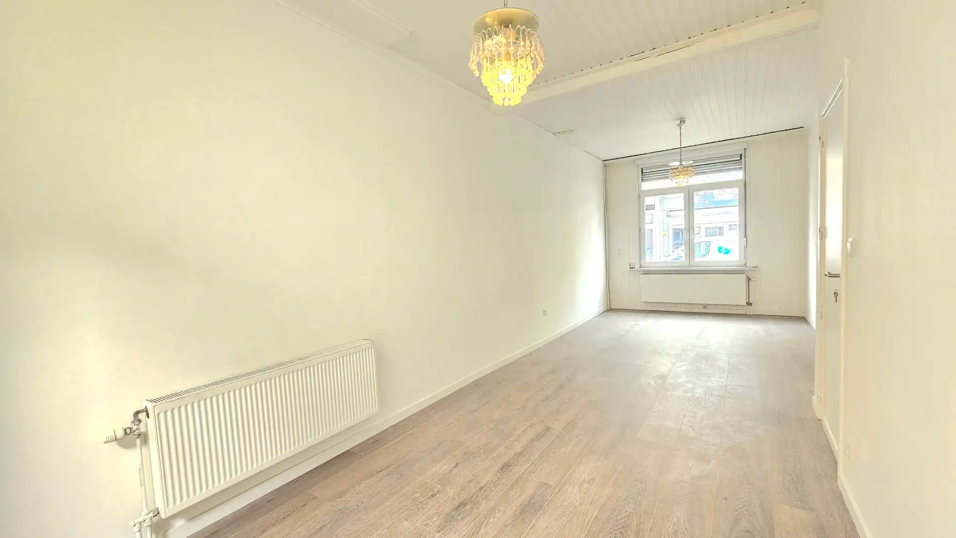 Studio met vernieuwde keuken en badkamer foto 2