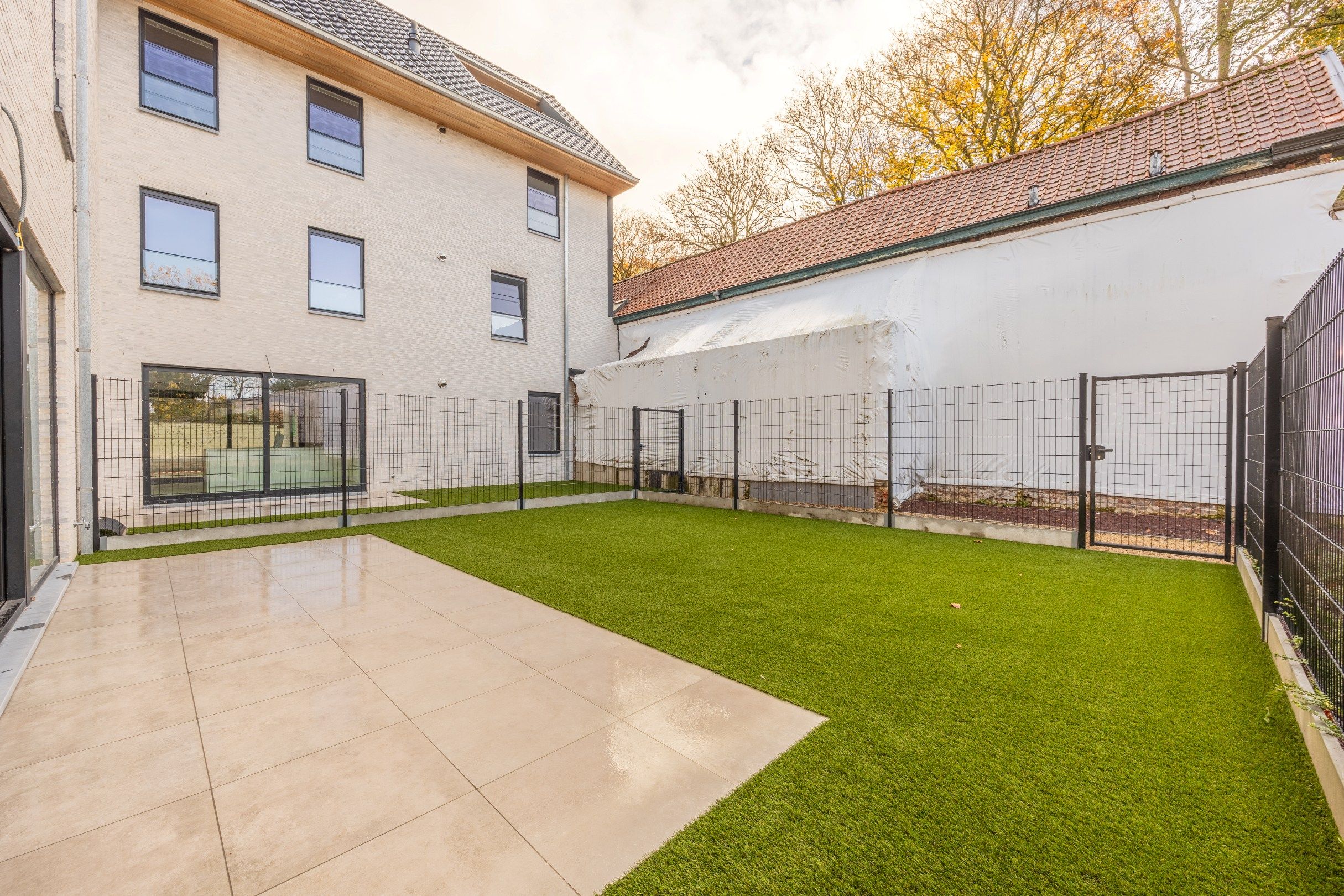 VILLA APPARTEMENT MET RUIME TUIN foto 6