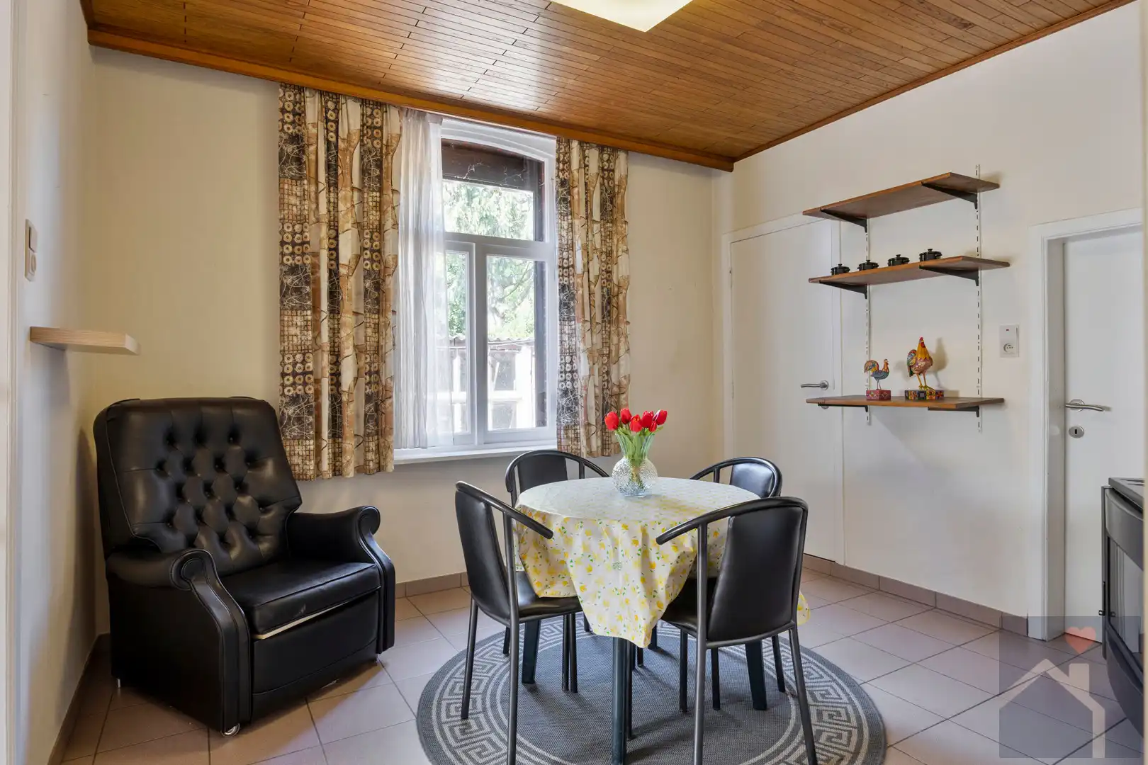 Charmante woning met karakter en renovatiemogelijkheden foto 13