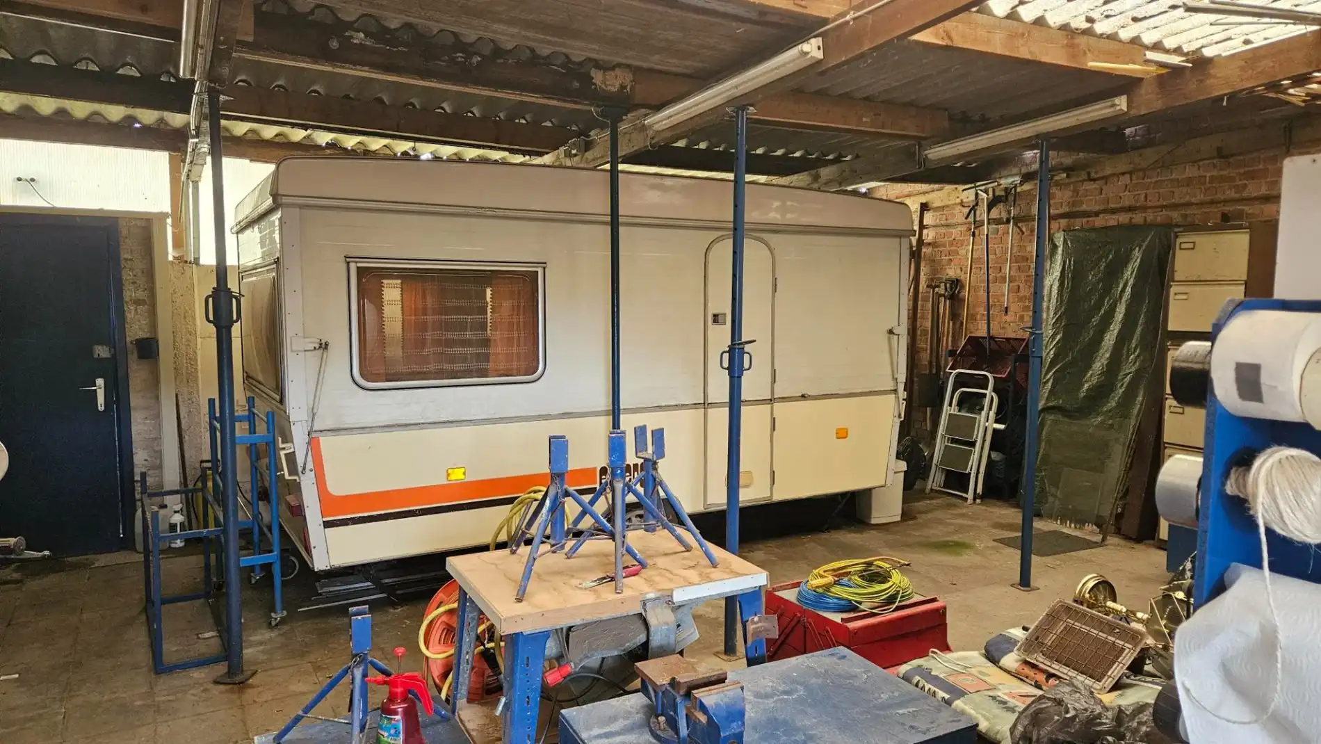 Renovatiewoning met 2 slk, garage en tuin  foto 10