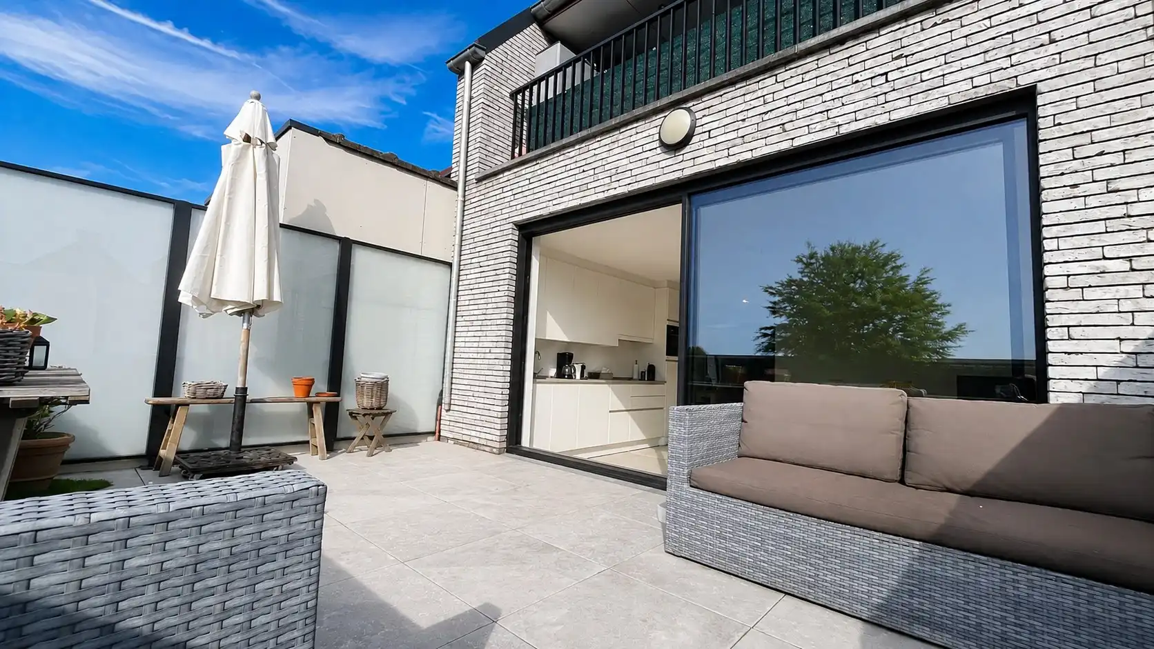 Prachtig appartement met groot terras, 2 kamers MET staanplaats foto 2