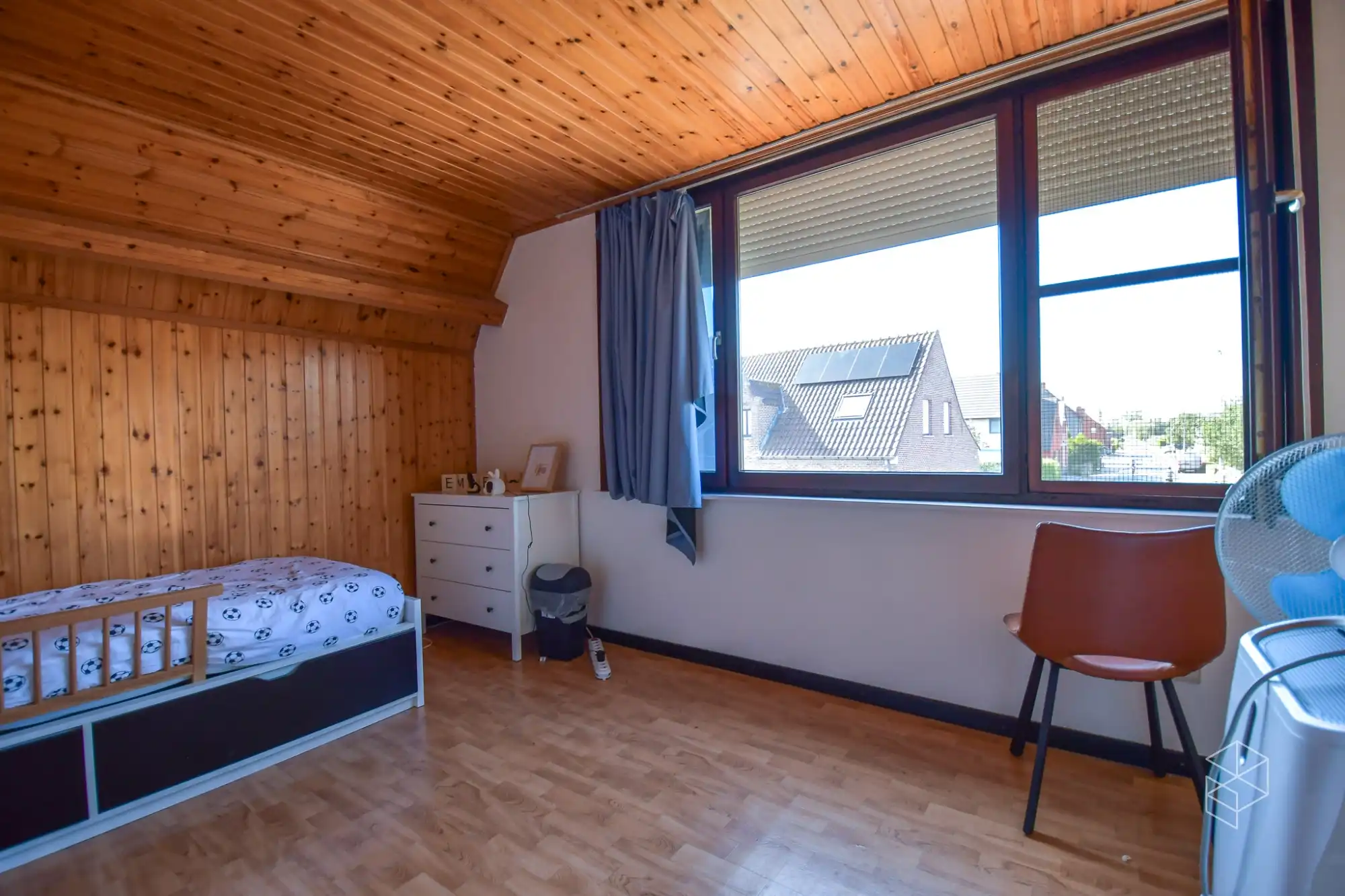 Ruime woning met 3 slaapkamers, inpandige garage en grote tuin foto 19
