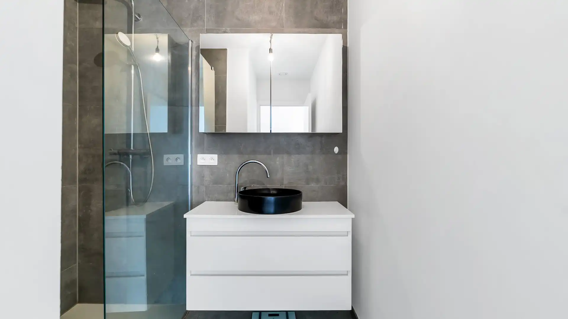 MODERN, ENERGIEZUINIG DUPLEX APPARTEMENT MET 4 SLAAPKAMERS IN MAASMECHELEN foto 14