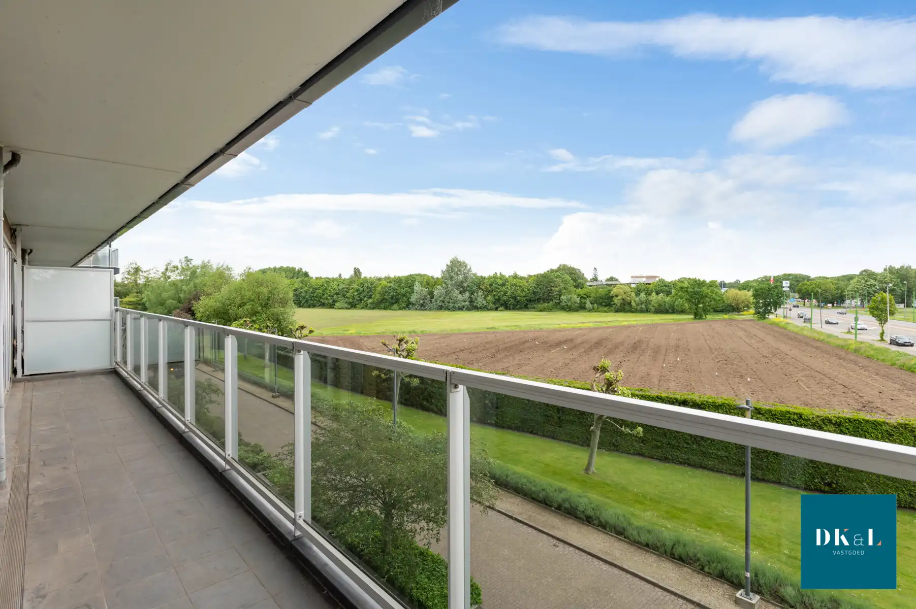 Ruim appartement met 2 terrassen nabij het Fort van Merksem foto {{pictureIndex}}