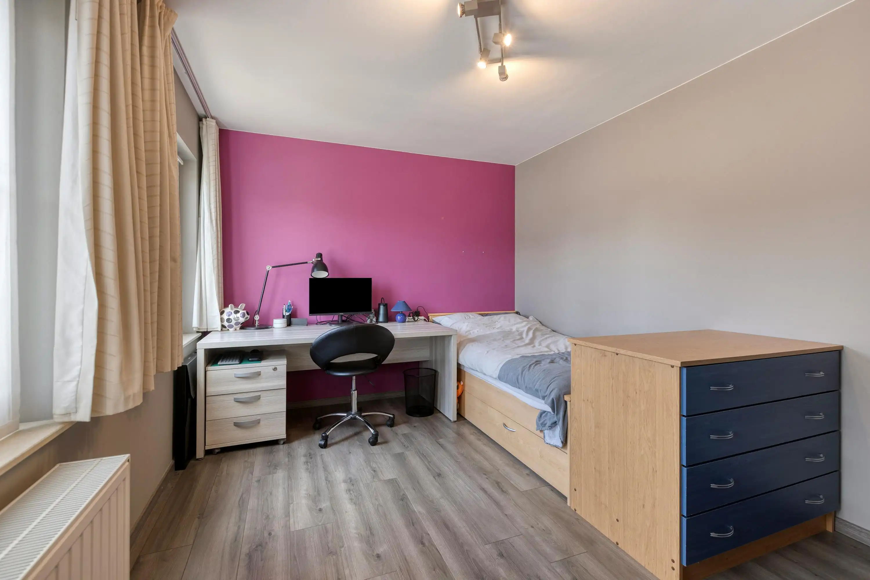 Ruime en instapklare halfopen bebouwing te Kuringen foto 16
