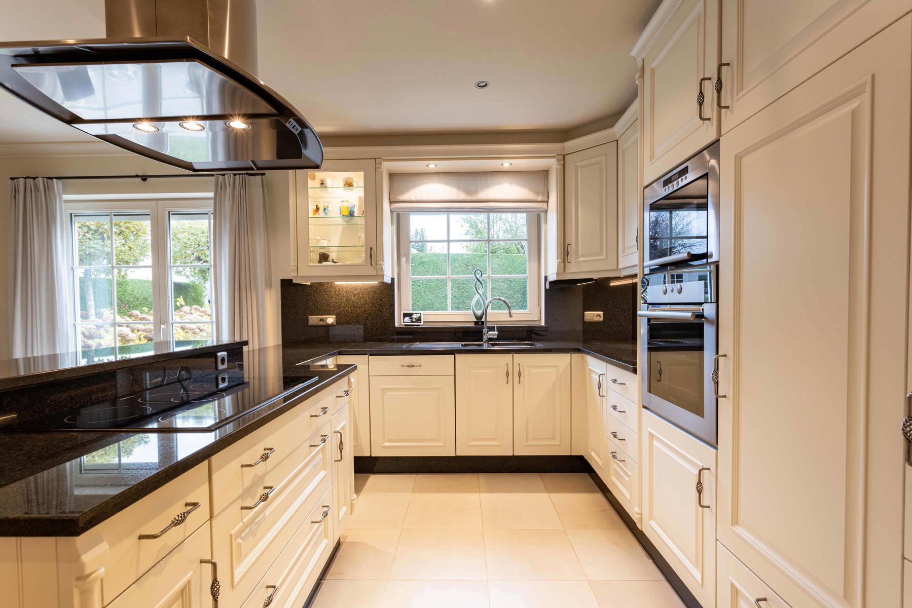 Perfect onderhouden gezinswoning met zwembad in Deux-Acren. foto 13