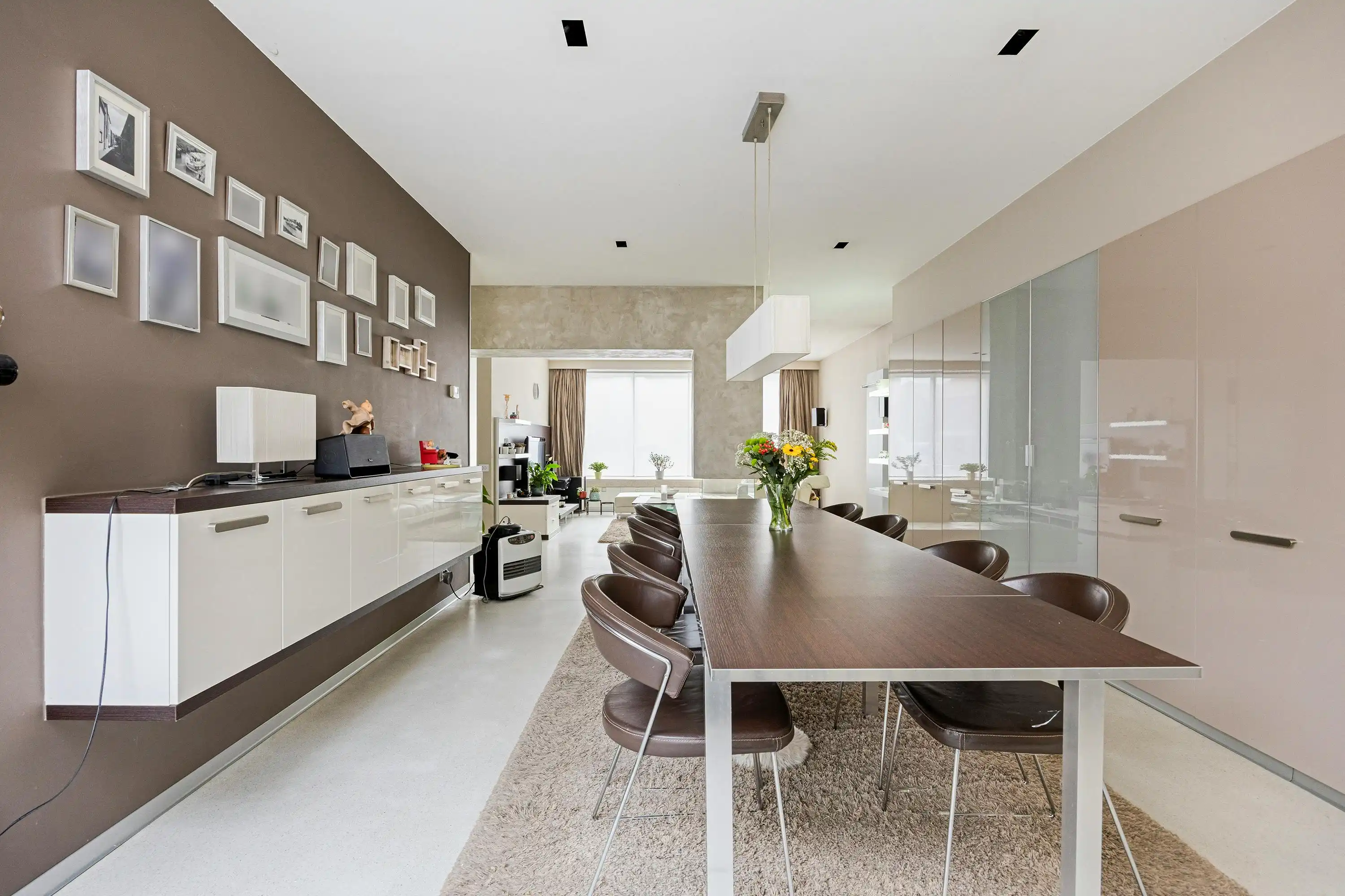 Veelzijdig eigendom met ruime woning, handelspand en magazijn foto 8