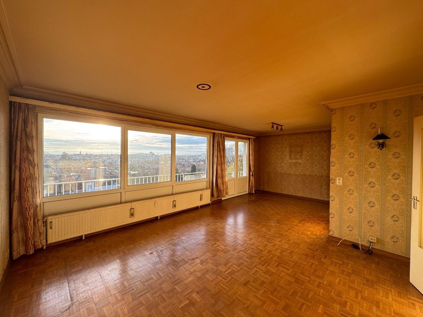 Een lichtrijk 2-SLPK.-appartement met kelder foto 3