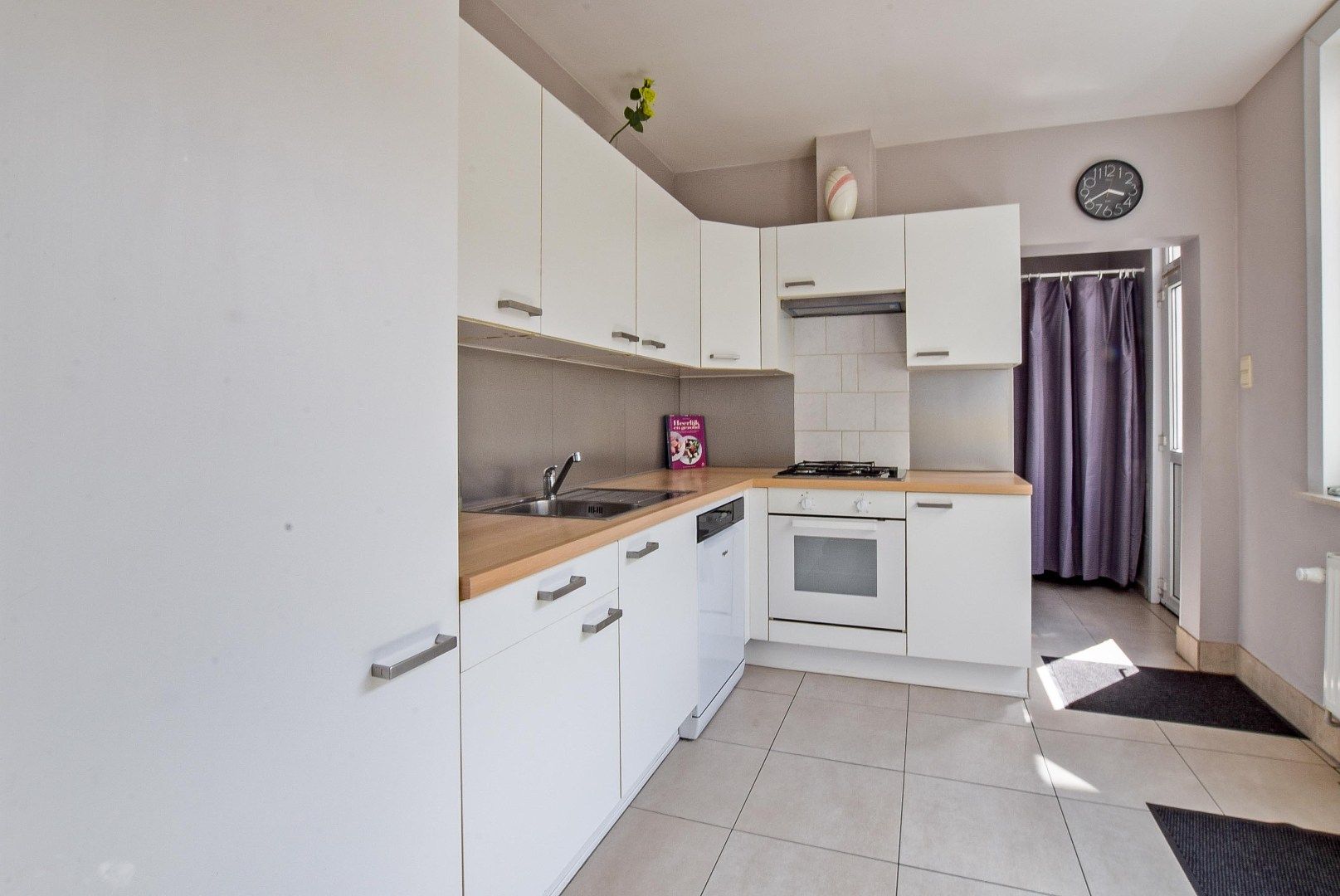 Ruime gezinswoning/vakantiewoning  in Nieuwpoort-Stad –instapklaar op 125 m². foto 6