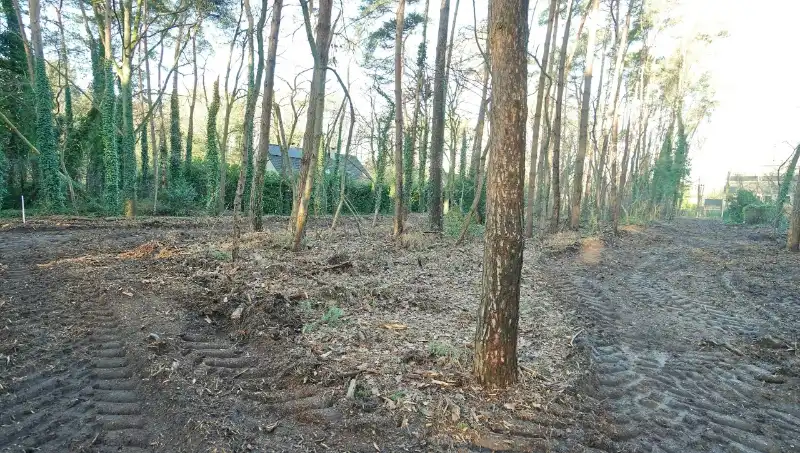 Residentieel gelegen bouwgrond van 31a10ca voor open bebouwing met private toegangsweg nabij golf- en meerdomein foto 6