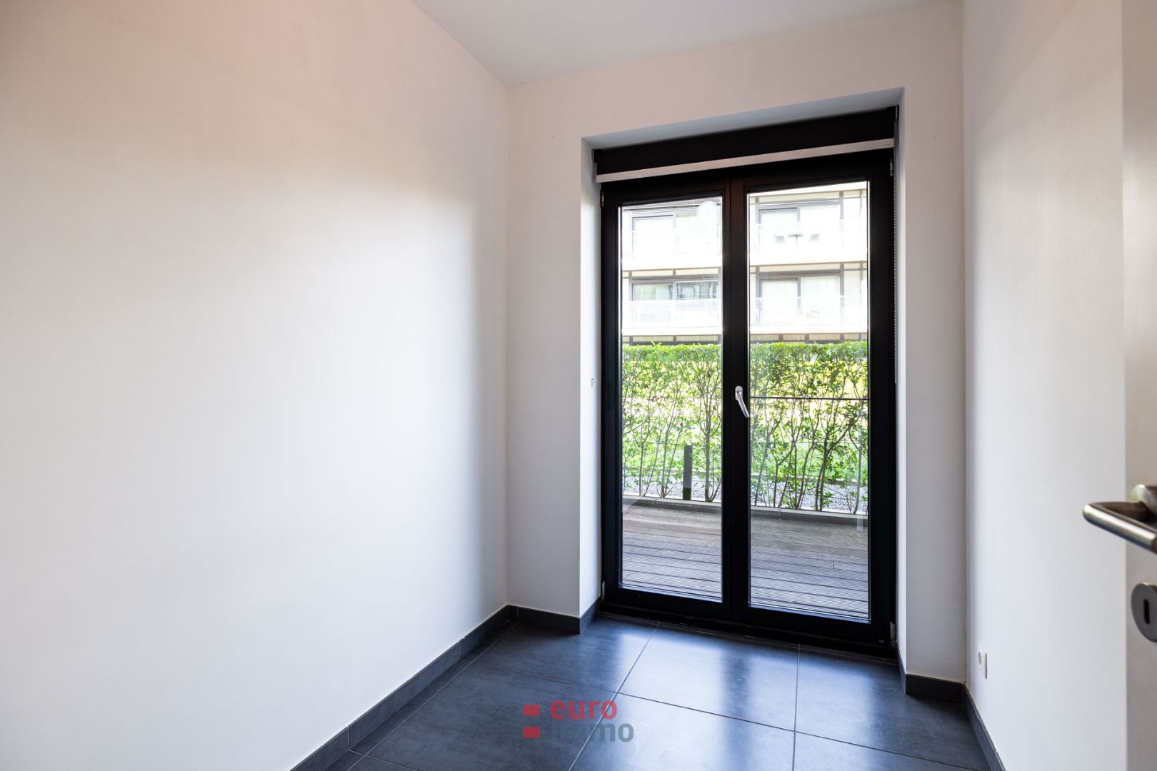 Super rustig gelegen appartement met zéér groot terras! foto 7