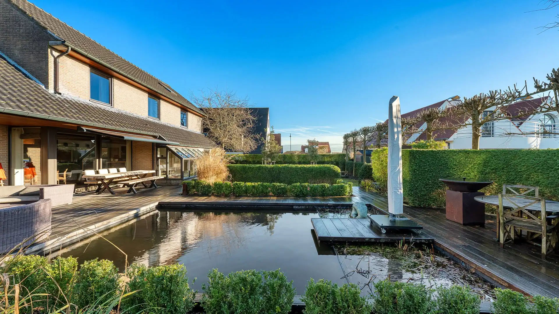 Alleenstaande villa rustig gelegen vlakbij Knokke Centrum foto {{pictureIndex}}