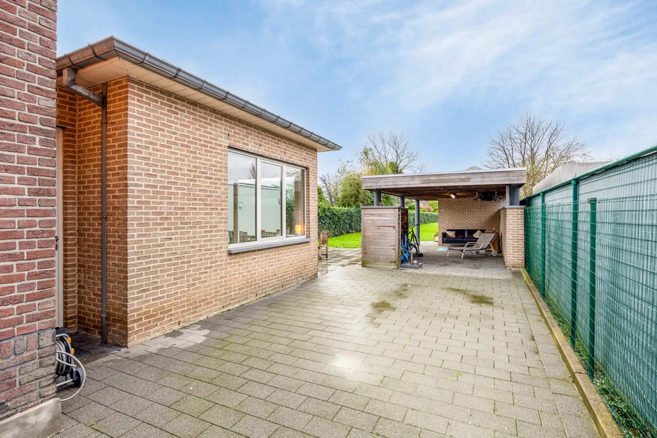 Charmante bemeubelde woning op toplocatie in Lanaken foto 24