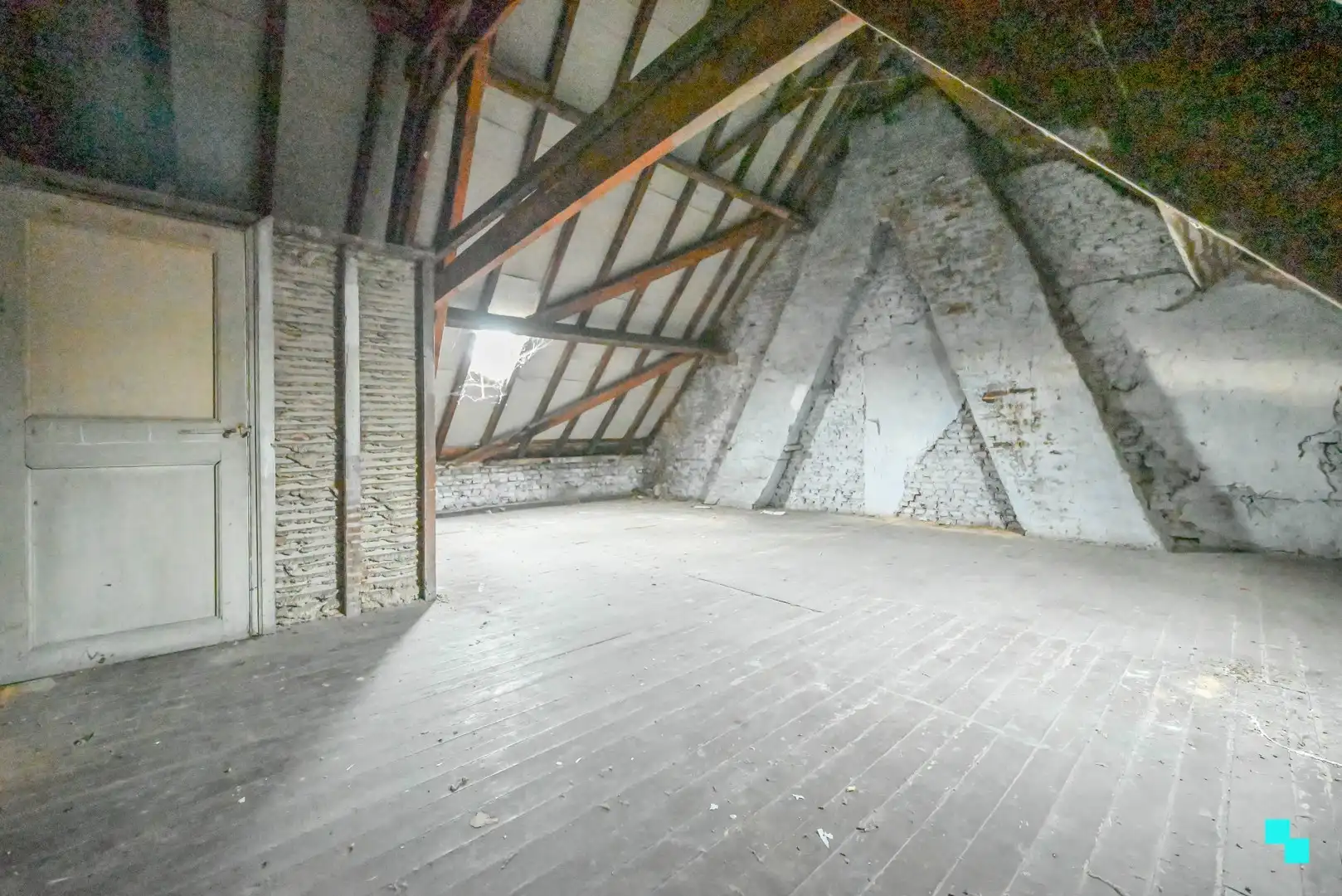 Ruime te renoveren halfopen bebouwing te Bissegem foto 25