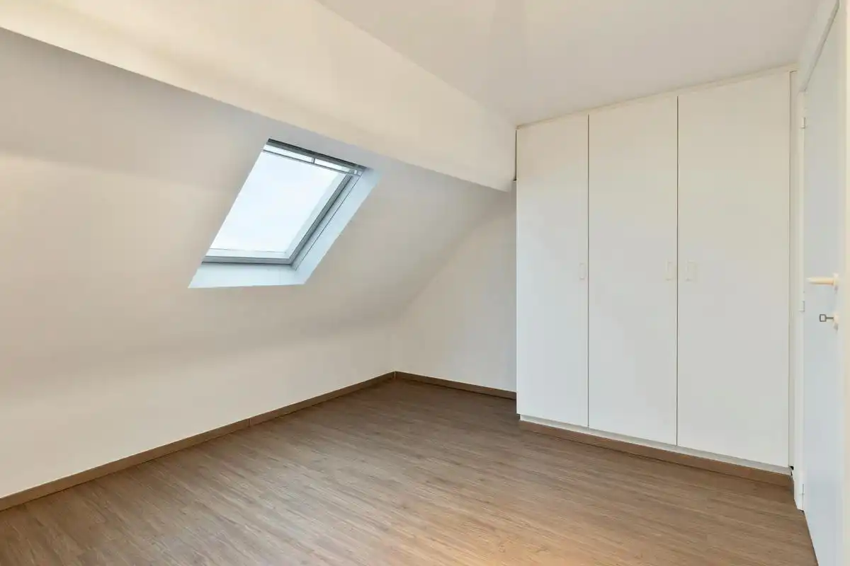 Ruim huis te koop met 6 slaapkamers in Blankenberge centrum foto 17