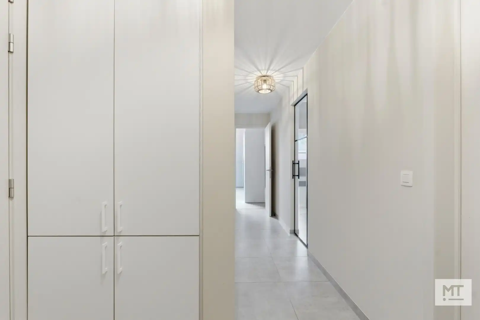 Modern, instapklaar appartement met 2 slpk en zonnig terras in centrum Zonnebeke foto 10