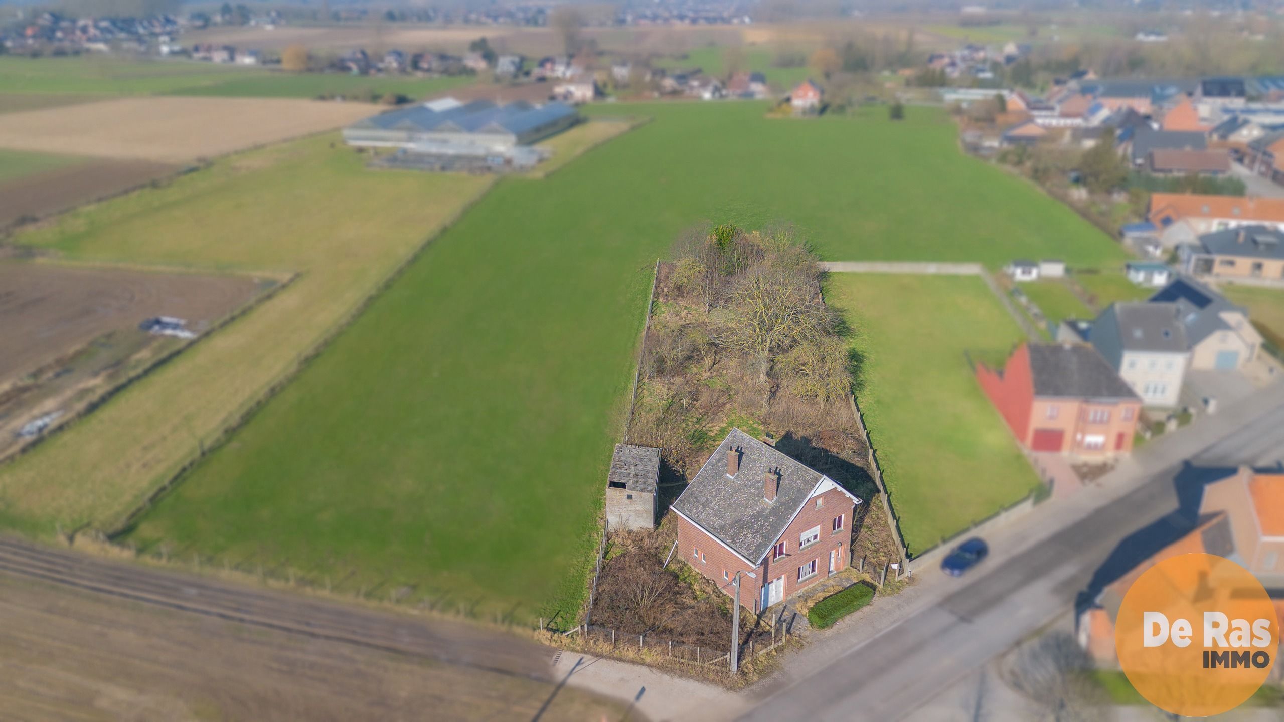 AAIGEM - Te renoveren woning met groot perceel  foto 4