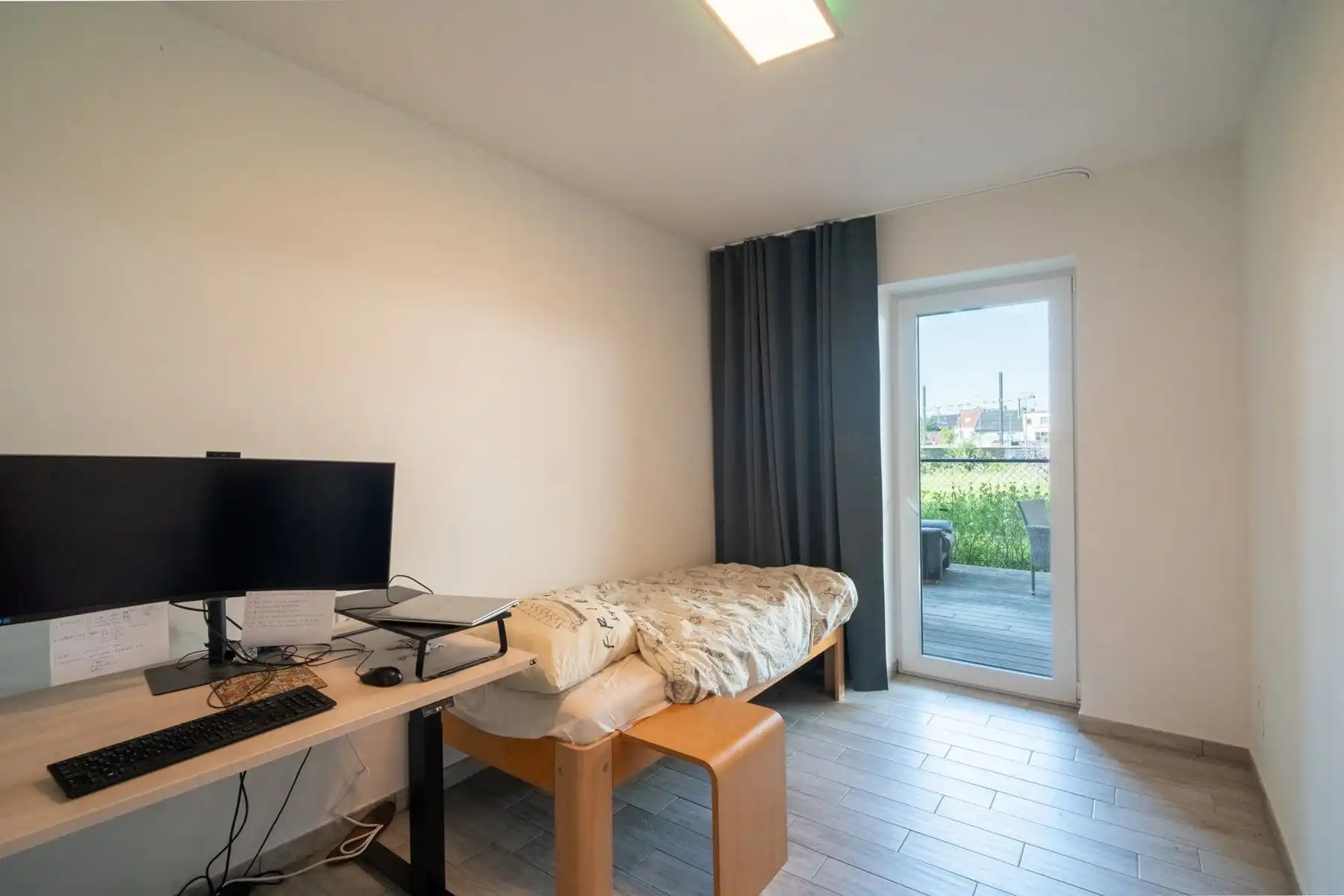 Instapklaar appartement met 2 slpks, terras en staanplaats foto 17