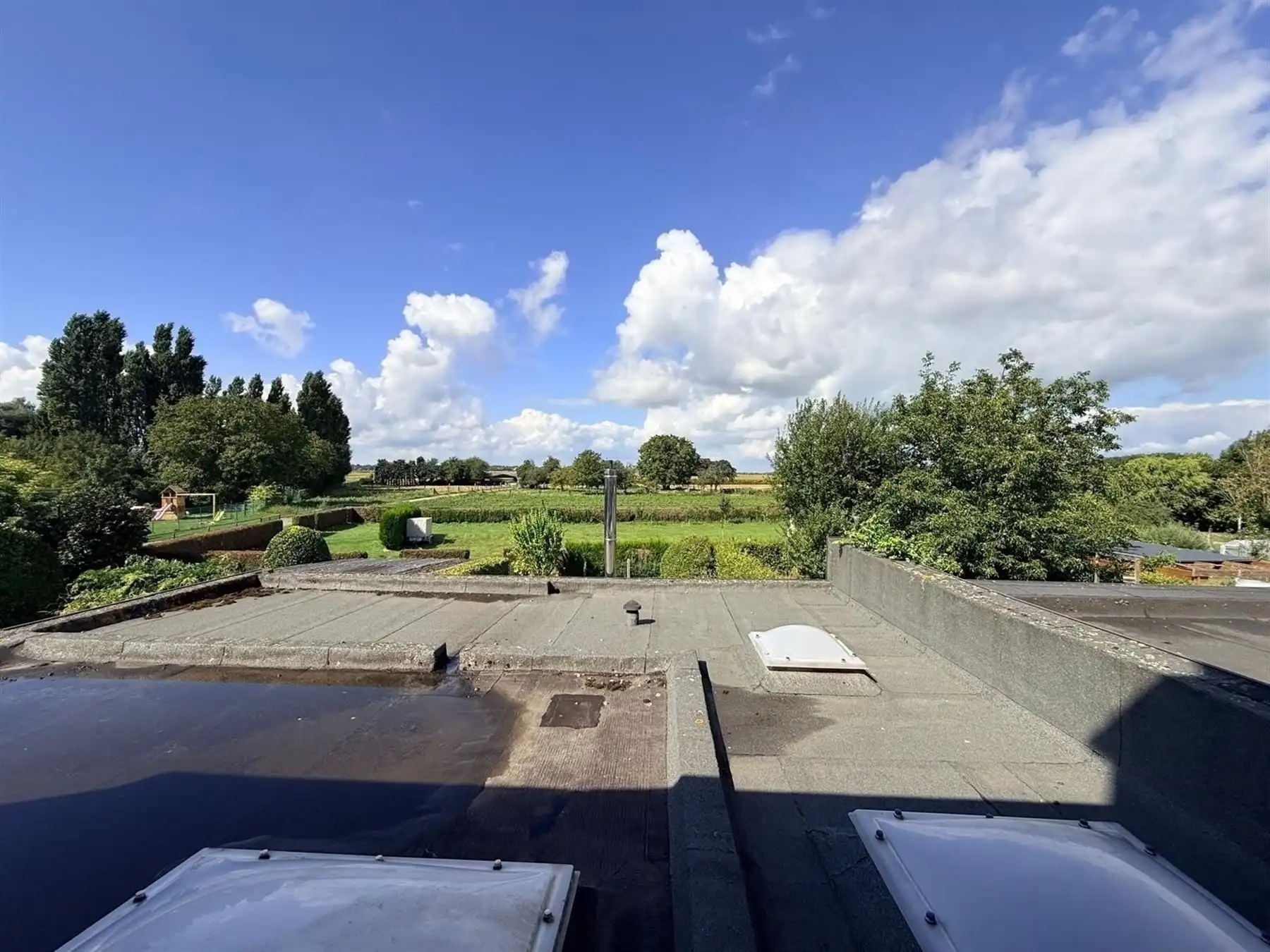 3-GEVEL WONING MET TUIN OP 8 ARE foto 20