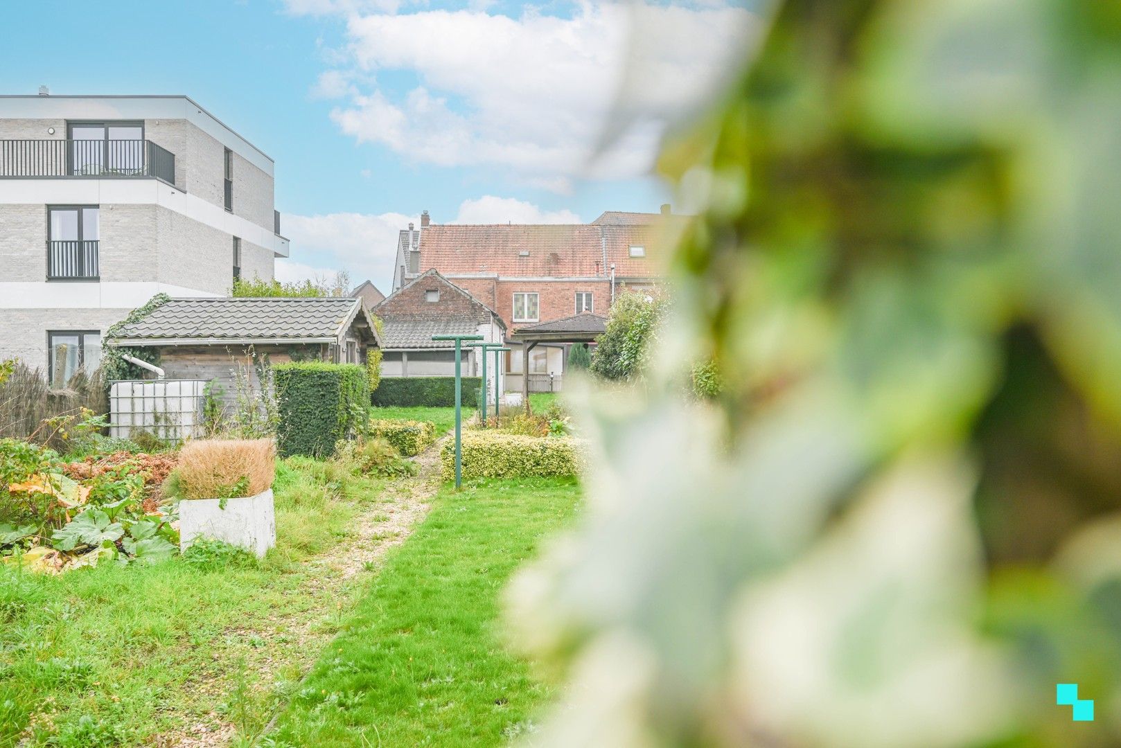 Hoofdfoto van de publicatie: Riante woonst met 5 slaapkamers en uitweg