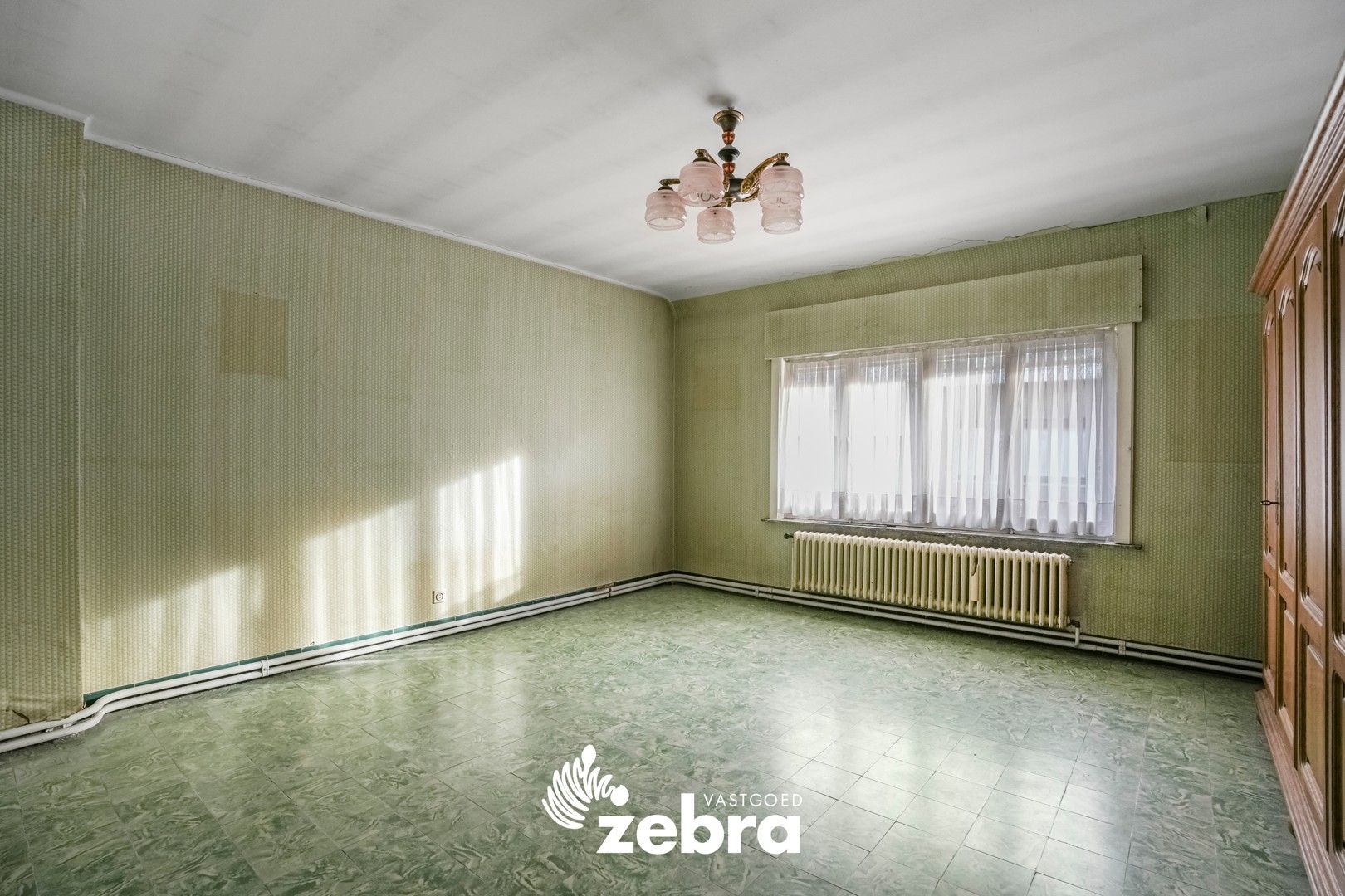 Statige woning met 4 slaapkamers en veel potentieel te centrum Tielt! foto 15