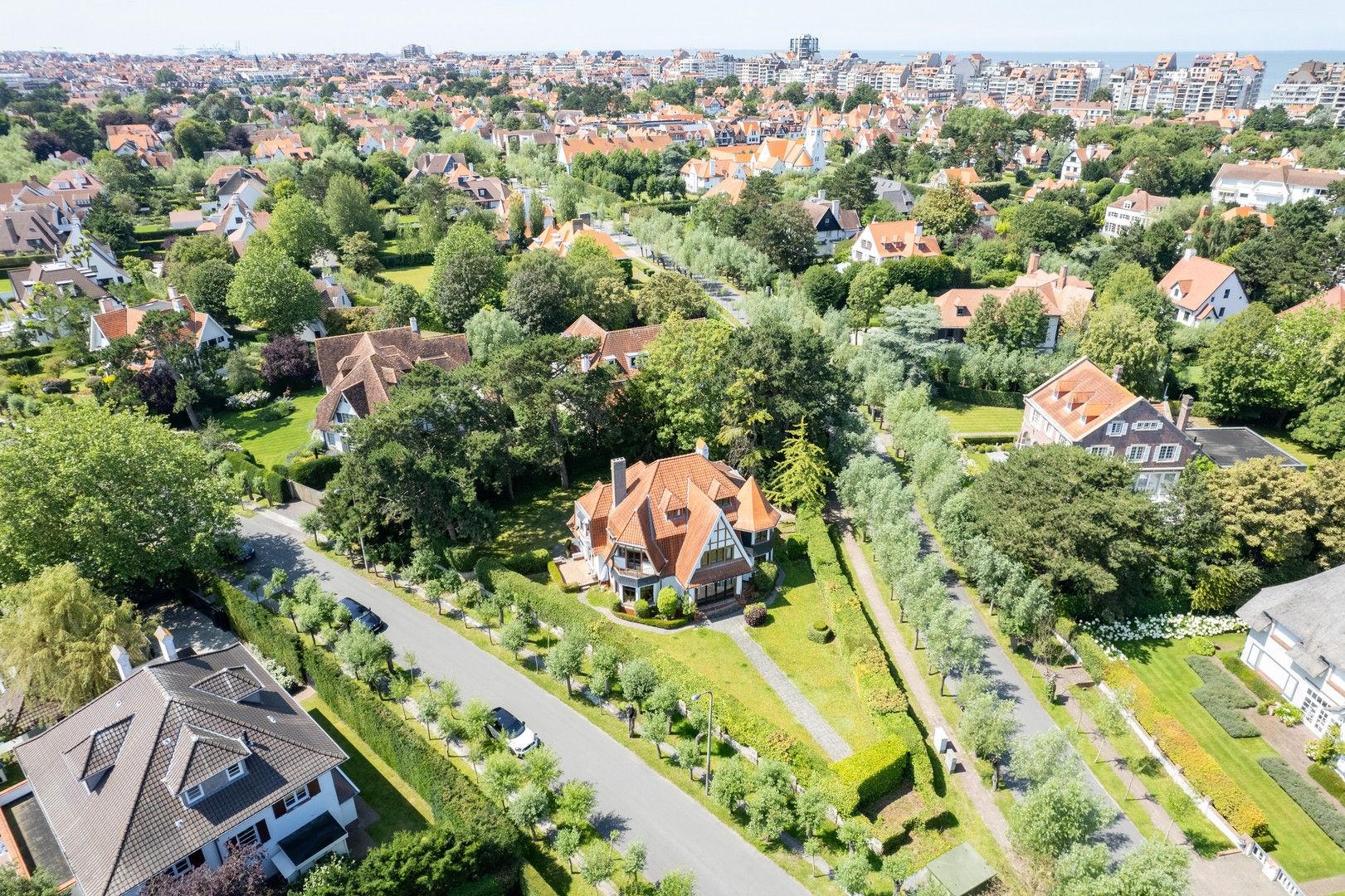 Karaktervolle interbellum villa in cottagestijl te koop. foto 10