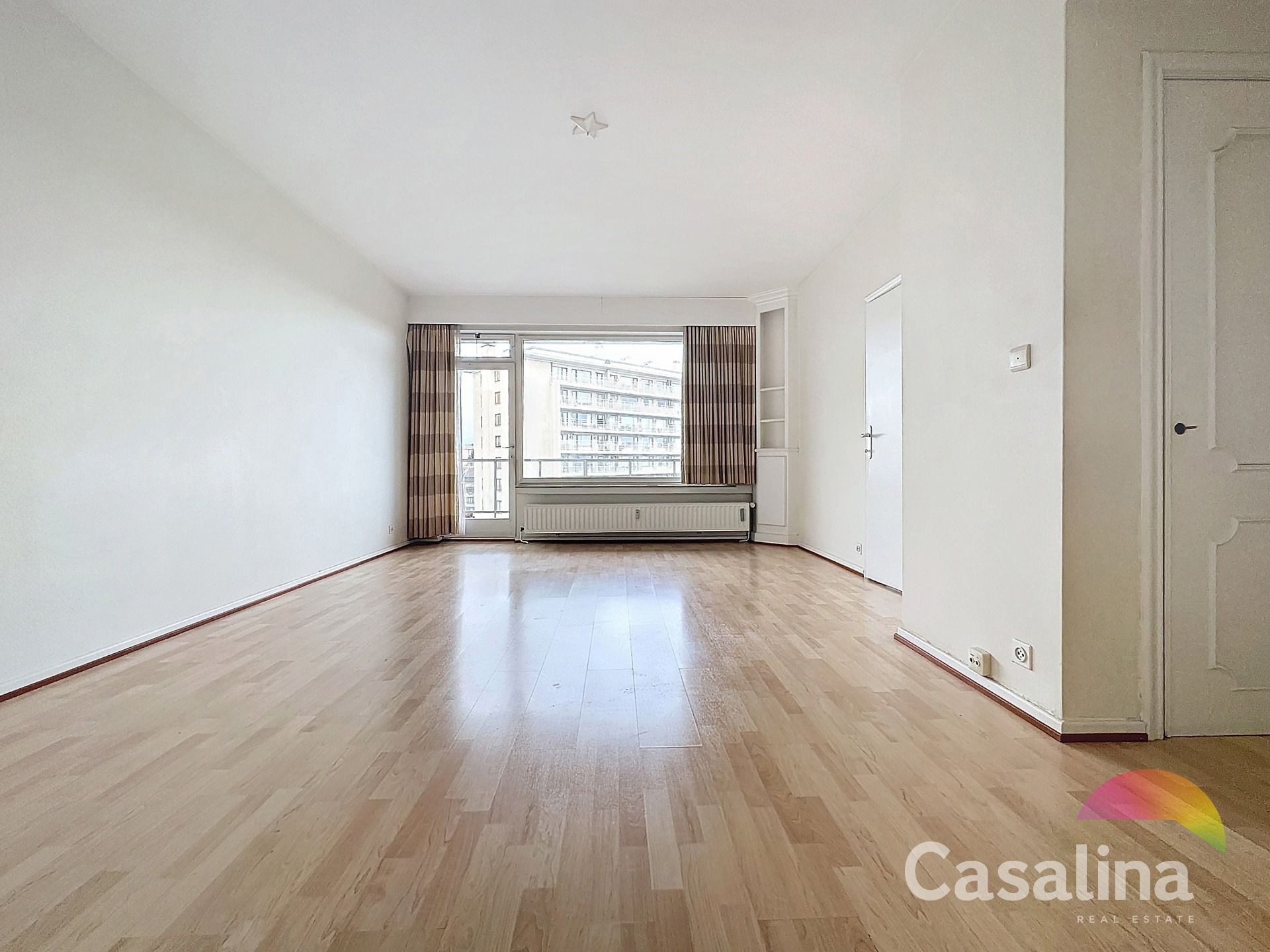 Te renoveren éénslaapkamerappartement van 59 m². foto {{pictureIndex}}