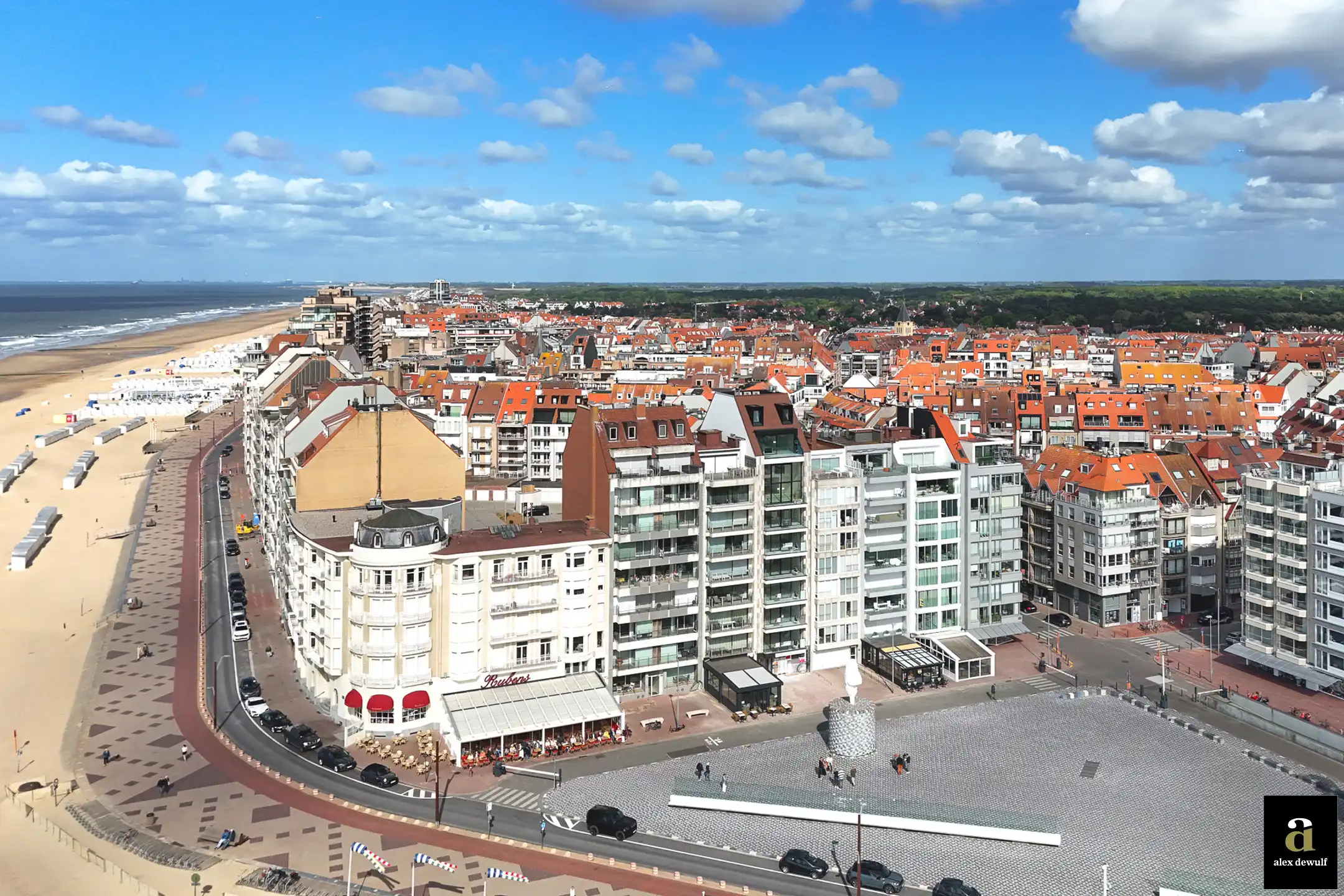 Uitzonderlijk penthouse met frontaal zeezicht, gelegen aan de zonnige zijde van het Rubensplein. foto 22