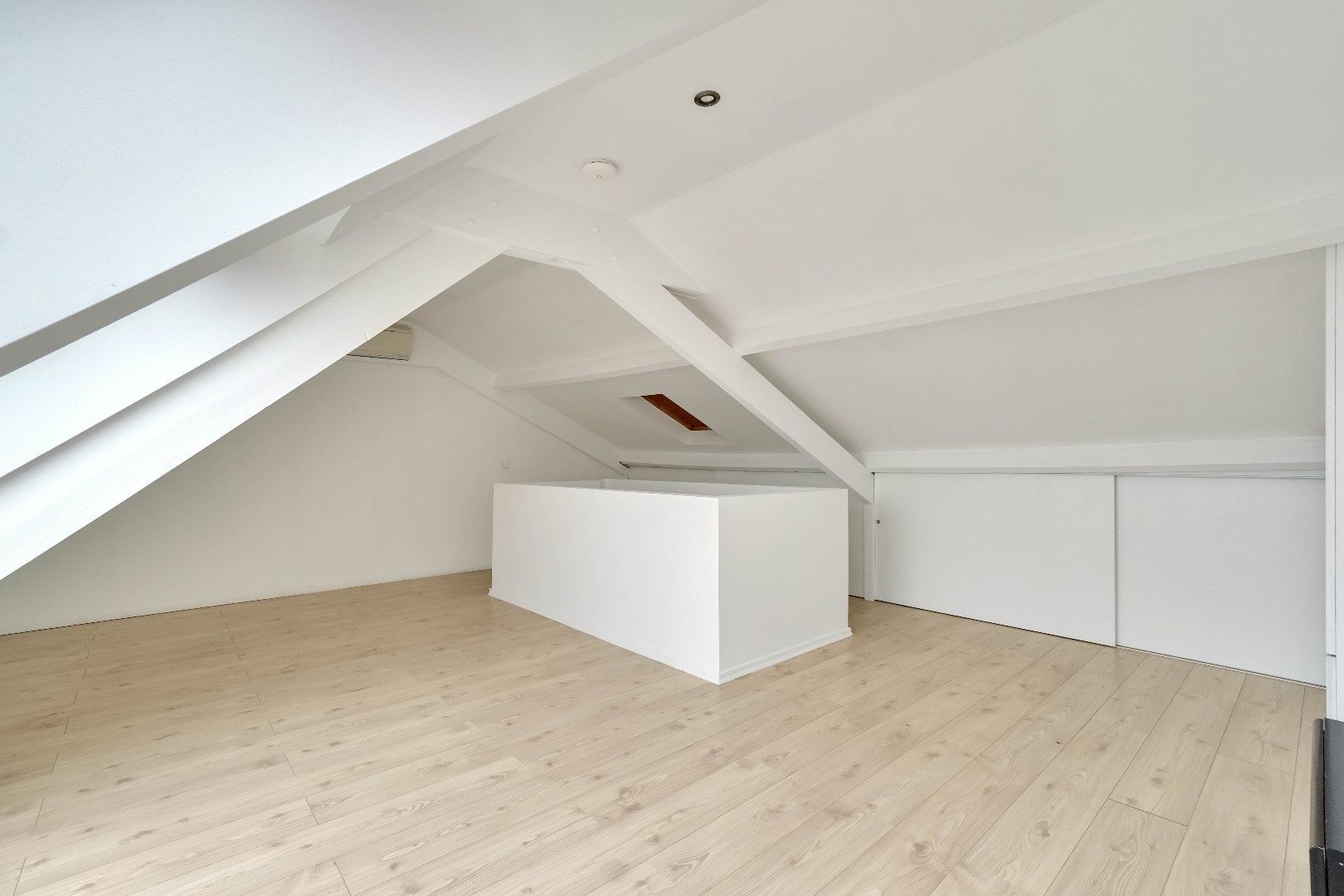 IN OPTIE ! GEZINSWONING MET EEN BEWOONBARE OPP. VAN 198 M² OP EEN MOOI PERCEEL AAN DE MAAS ! foto 22