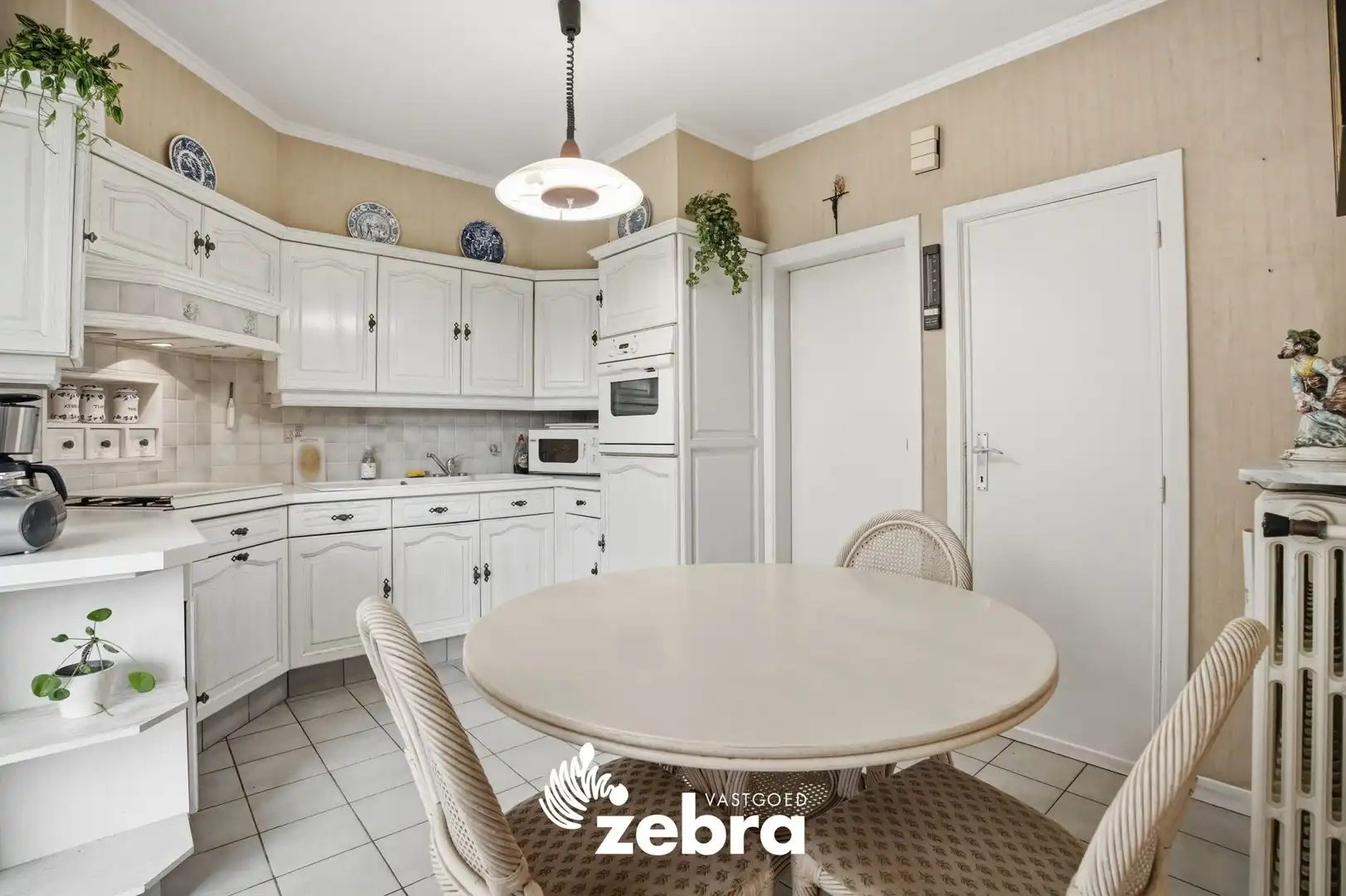 Te renoveren woning op ruim perceel in Eernegem! foto 12