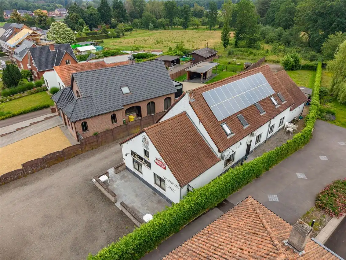 Uniek hoevepand met vele mogelijkheden: kangoeroewoning, horeca, vrij beroep... foto 2