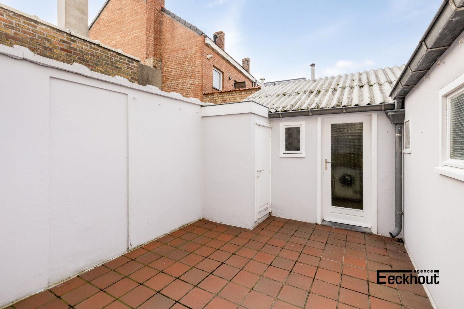 Zeer verzorgde rijwoning op een gunstige ligging te Oostende! foto 22