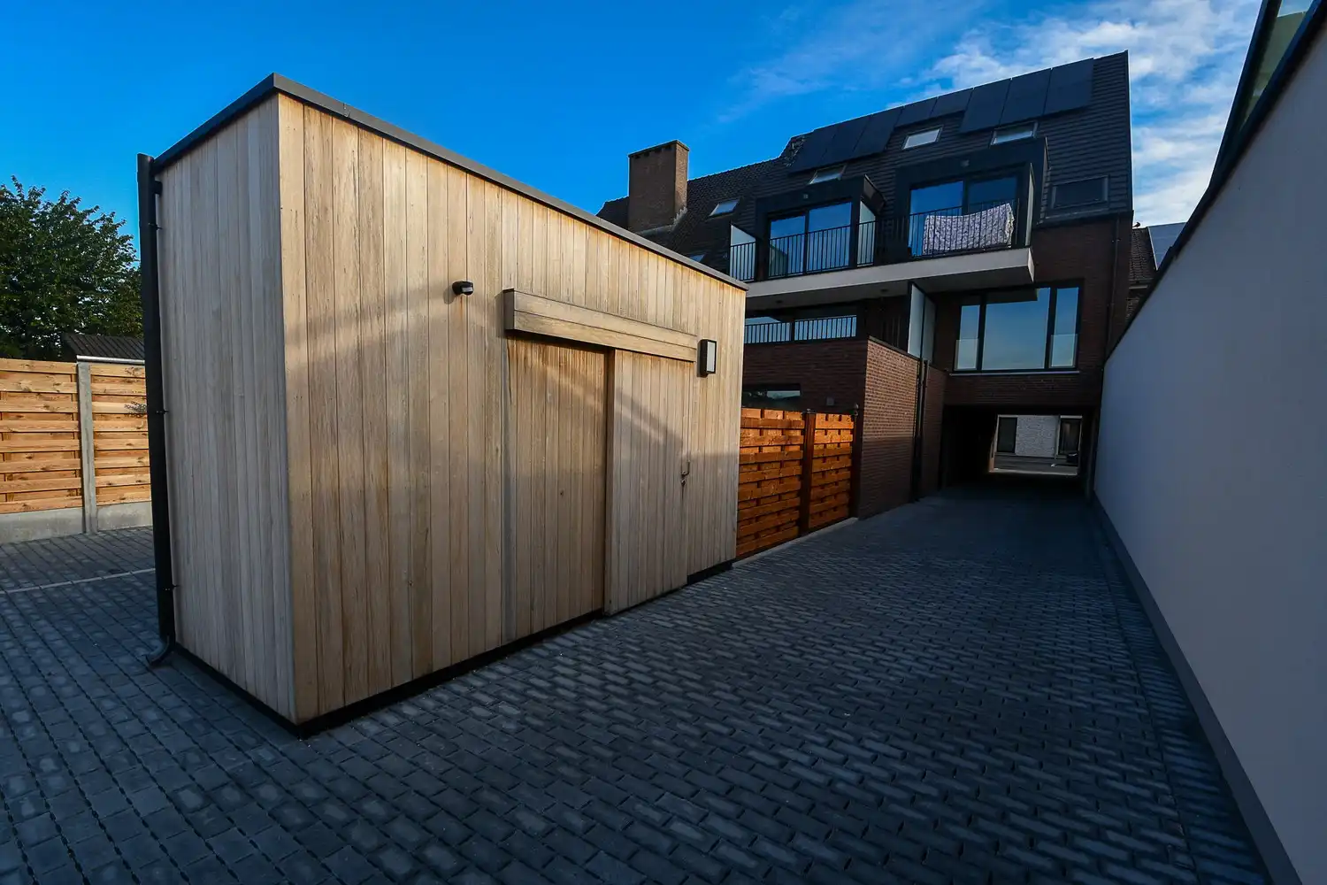 Ruim doorzonappartement nabij het centrum foto 17