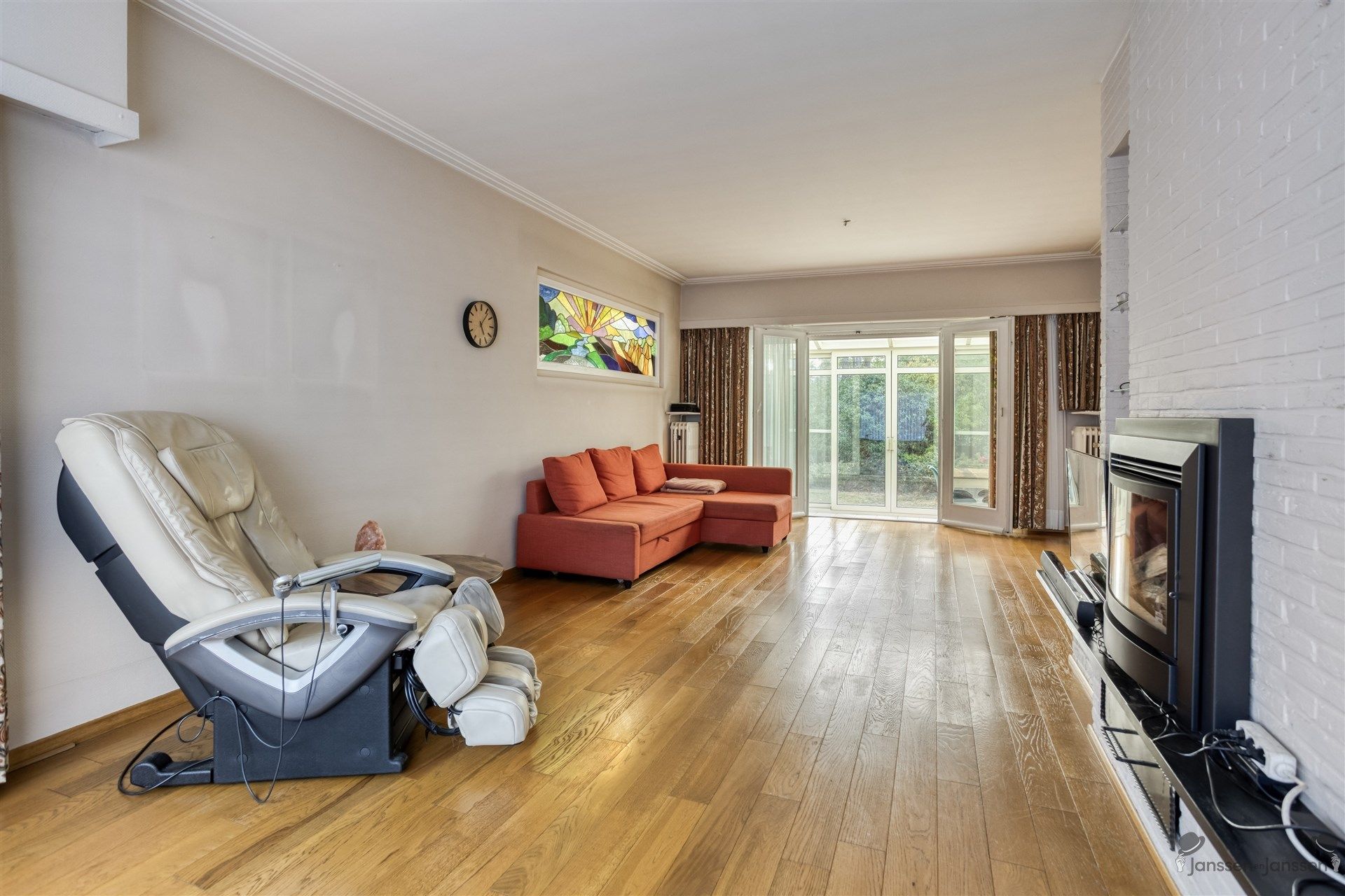 Woning op mooi villaperceel van 1.500 m² foto 8