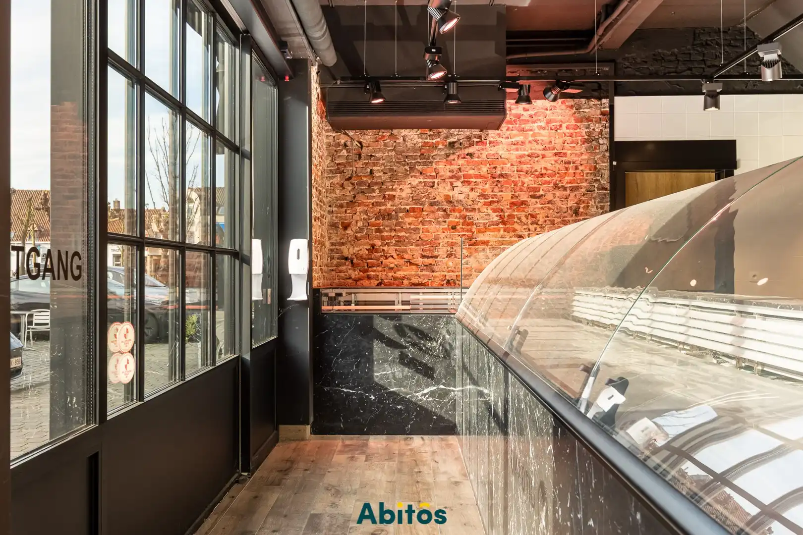 Handelspand op absolute topligging in het centrum van Drongen foto 5