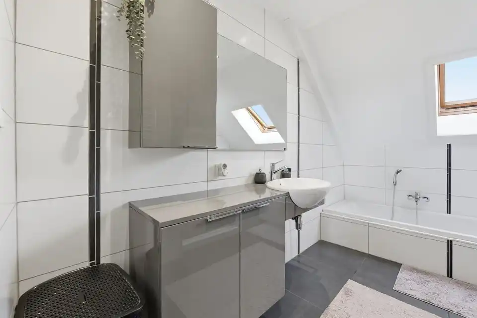 KNAP APPARTEMENT MET 3 SLKS EN EEN RUIM TERRAS IN BILZEN-HOESELT foto 25