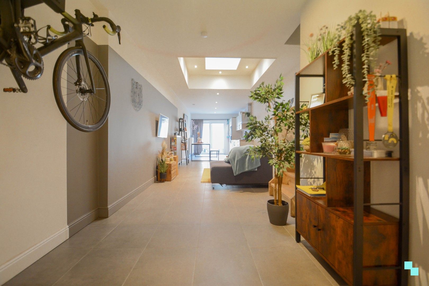 Gesloten bebouwing in hartje Izegem foto 8